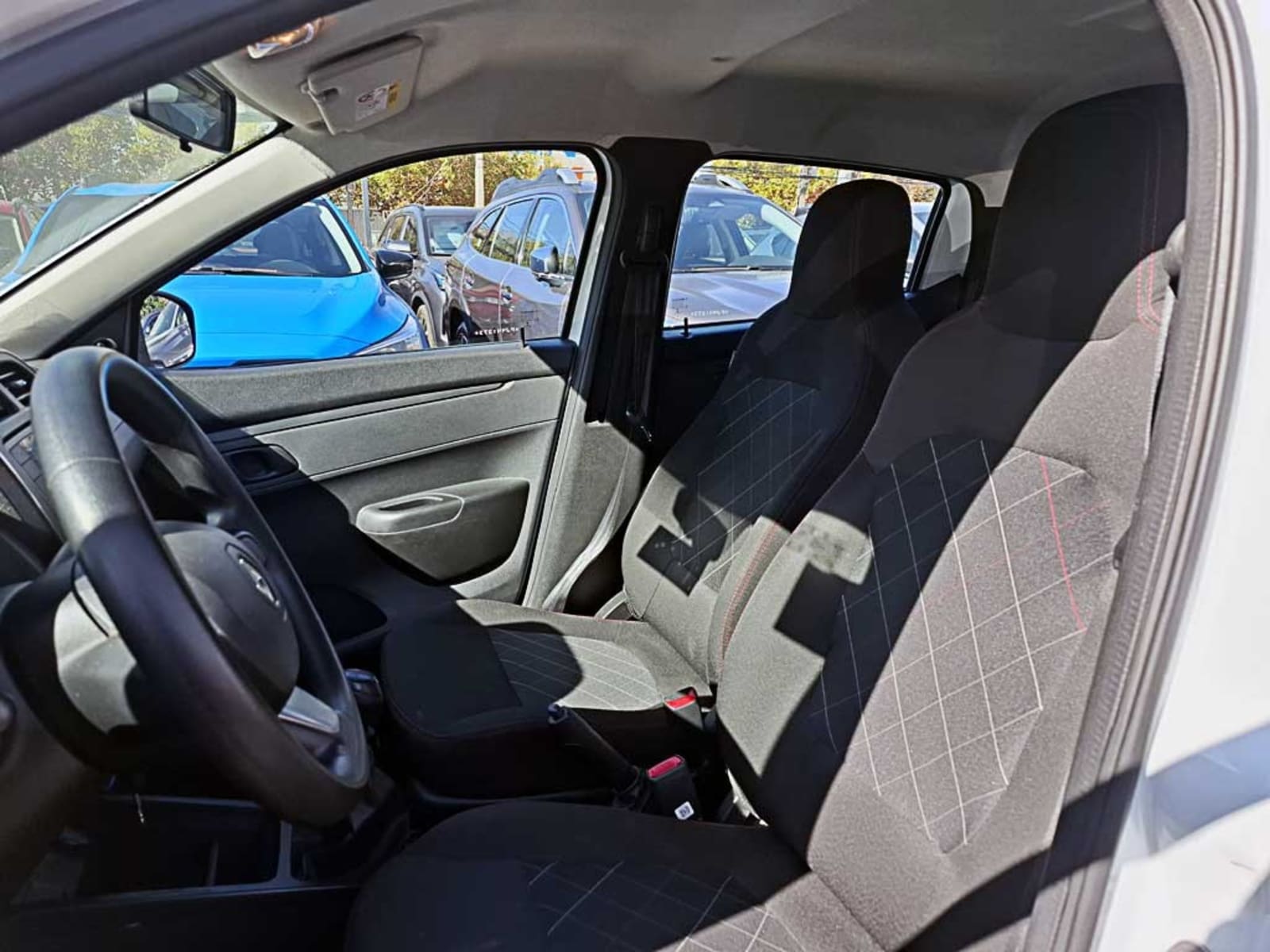 RENAULT KWID (IN) 1.0 HB ZEN MT 2024 - Imagen 10 de 17