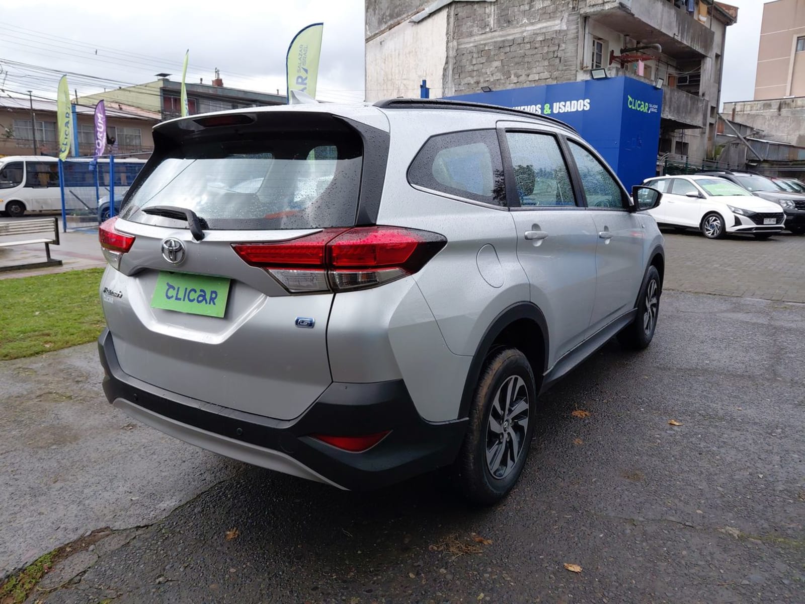 Toyota Rush 1.5 Xli 4x2 Mt 5p 2022 - Imagen 7 de 8