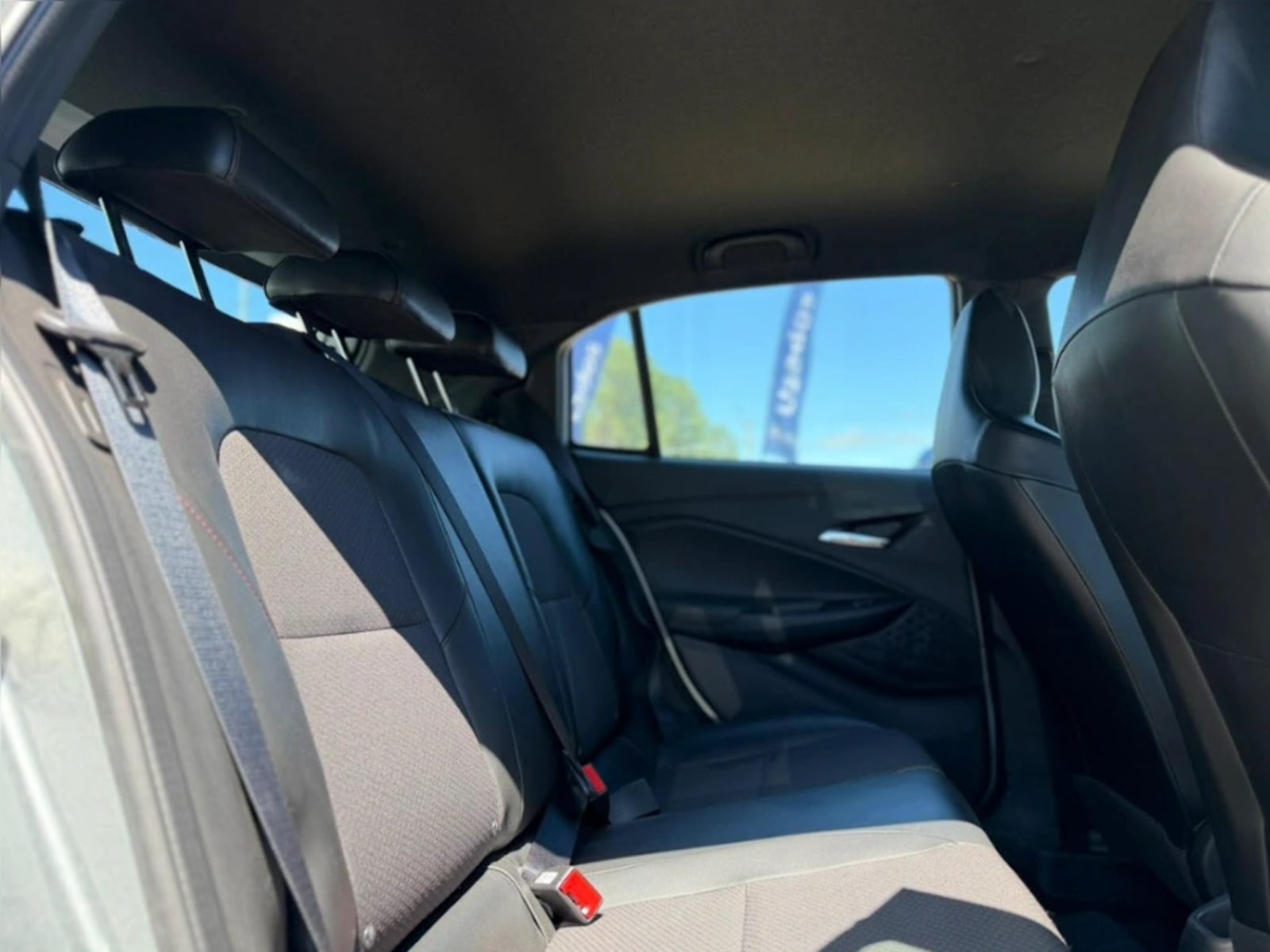 CHEVROLET ONIX 1.0T RS R 4X2 HB MT 5P 2024 - Imagen 13 de 20