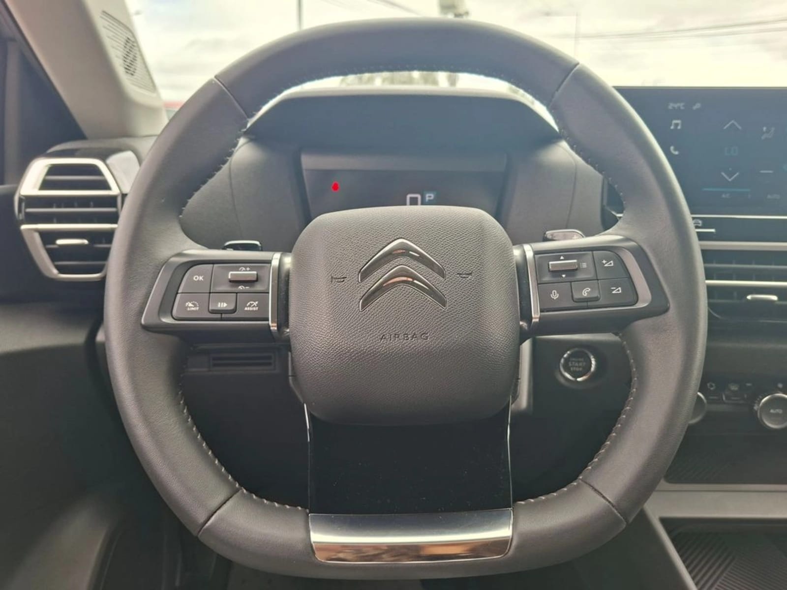 CITROEN C4 1.2 PURETECH FEEL 4X2 130 SS EAT8 AT 5P 2023 - Imagen 15 de 20