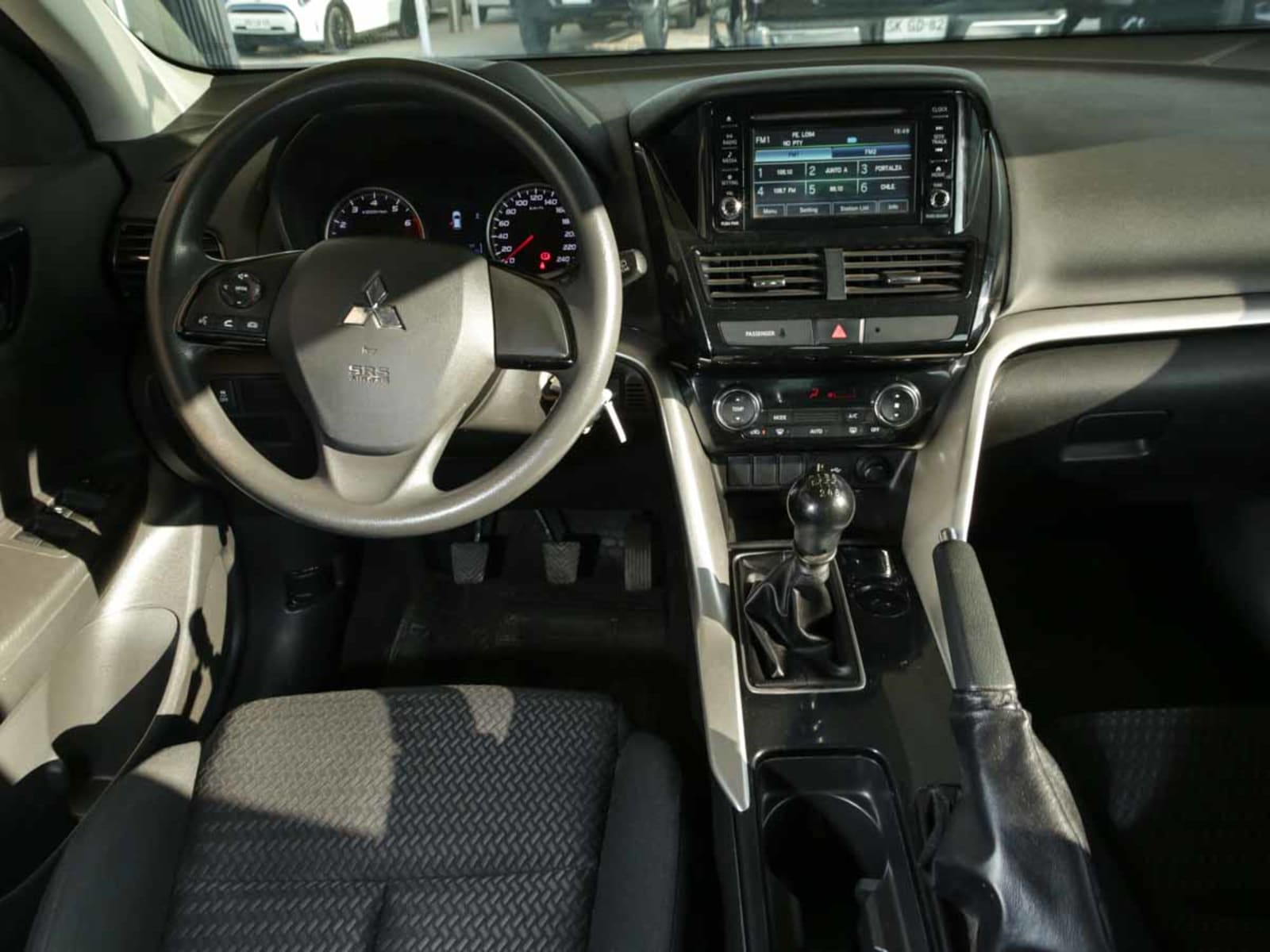 MITSUBISHI ECLIPSE CROSS RX 1.5 4X2 MEC. 2021 - Imagen 12 de 13