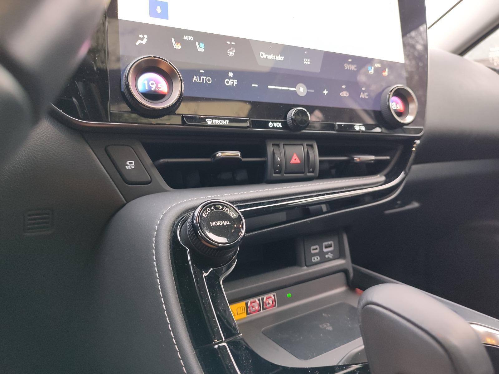 LEXUS NX 350H LUXURY 2.5H 4WD 2023 - Imagen 13 de 17