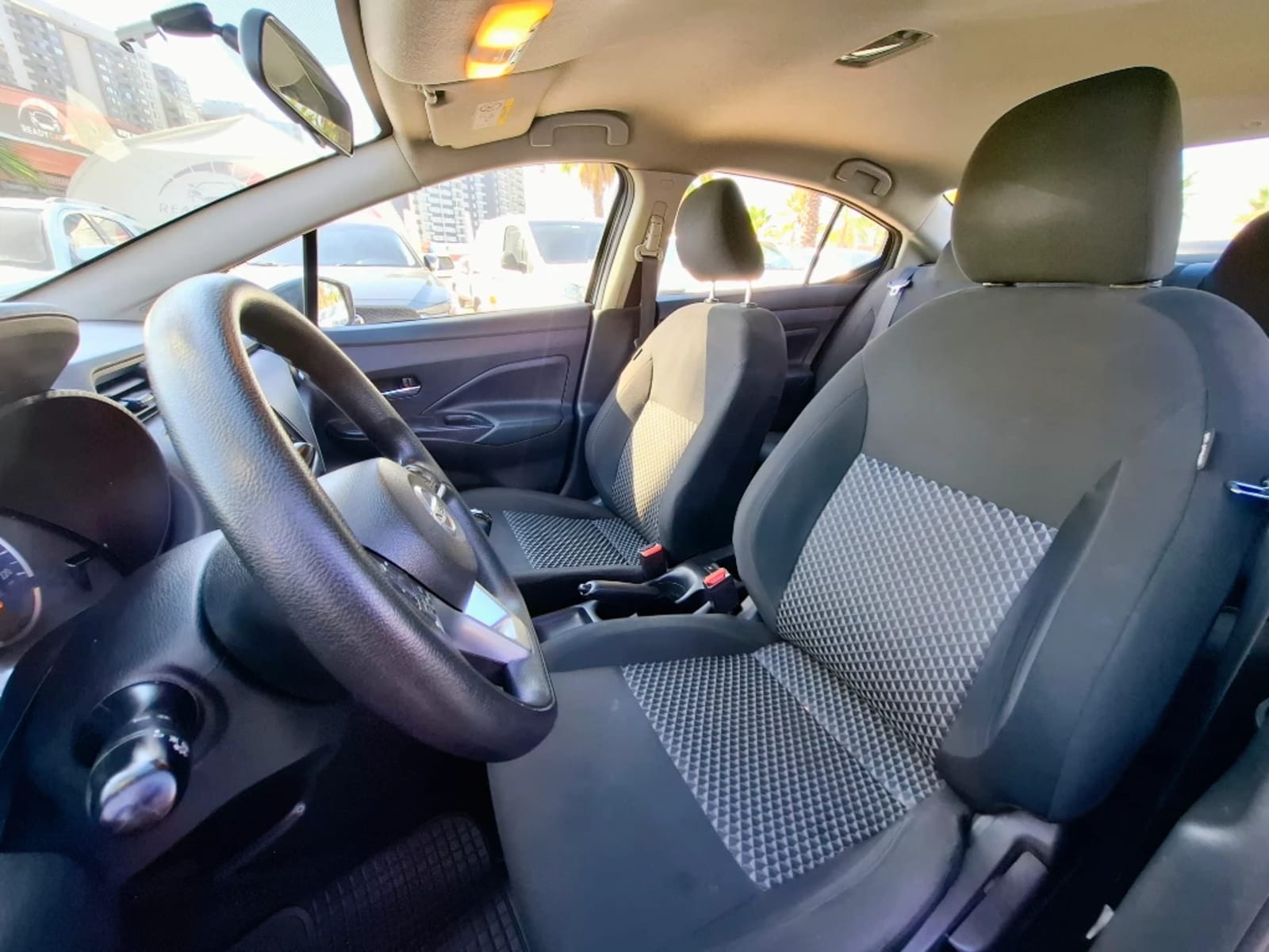 NISSAN VERSA 1.6 SENSE 4X2 MT 4P 2023 - Imagen 10 de 20