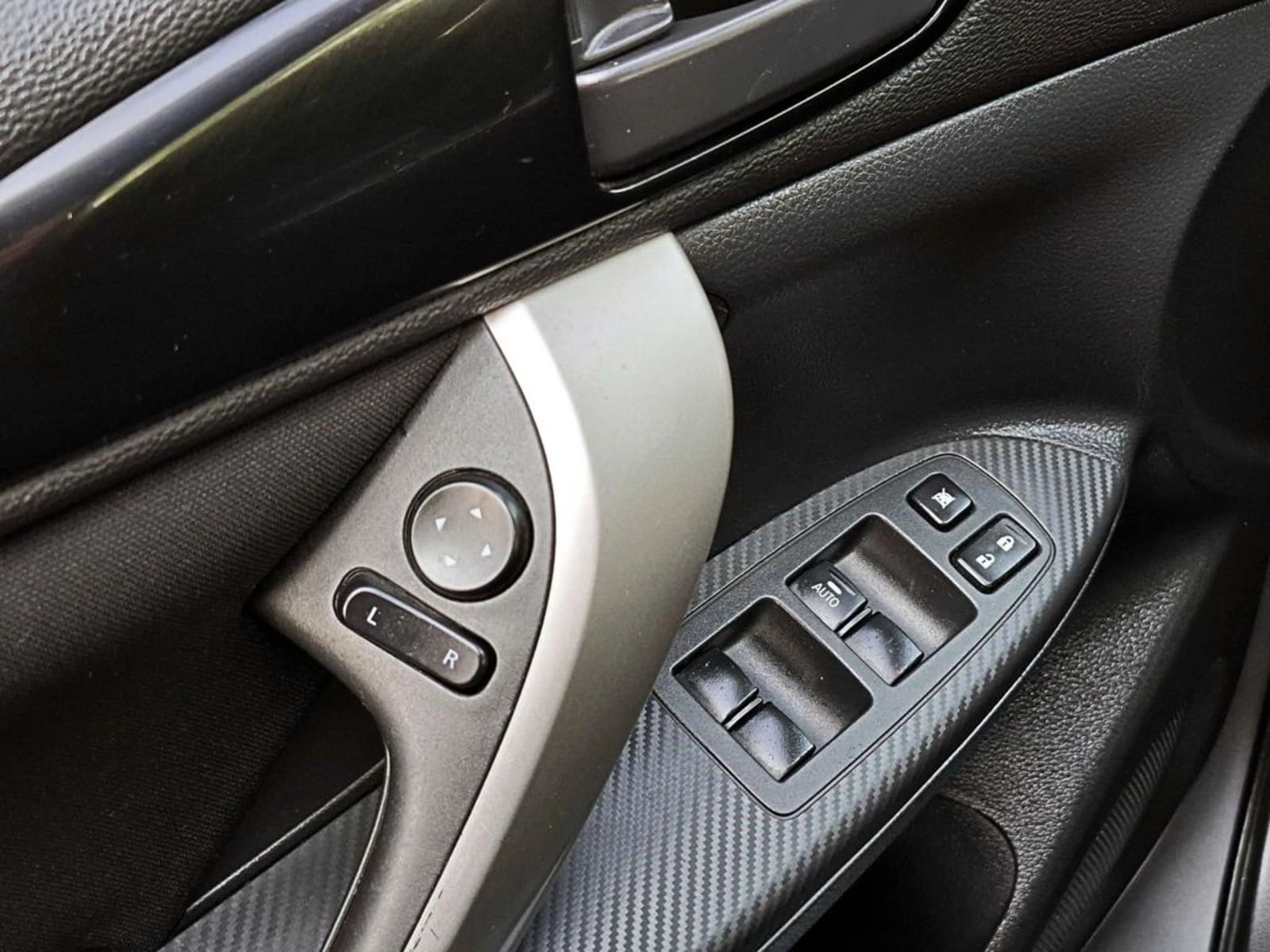 MITSUBISHI ECLIPSE CROSS 1.5 RX 4X2 AT 5P 2023 - Imagen 10 de 19