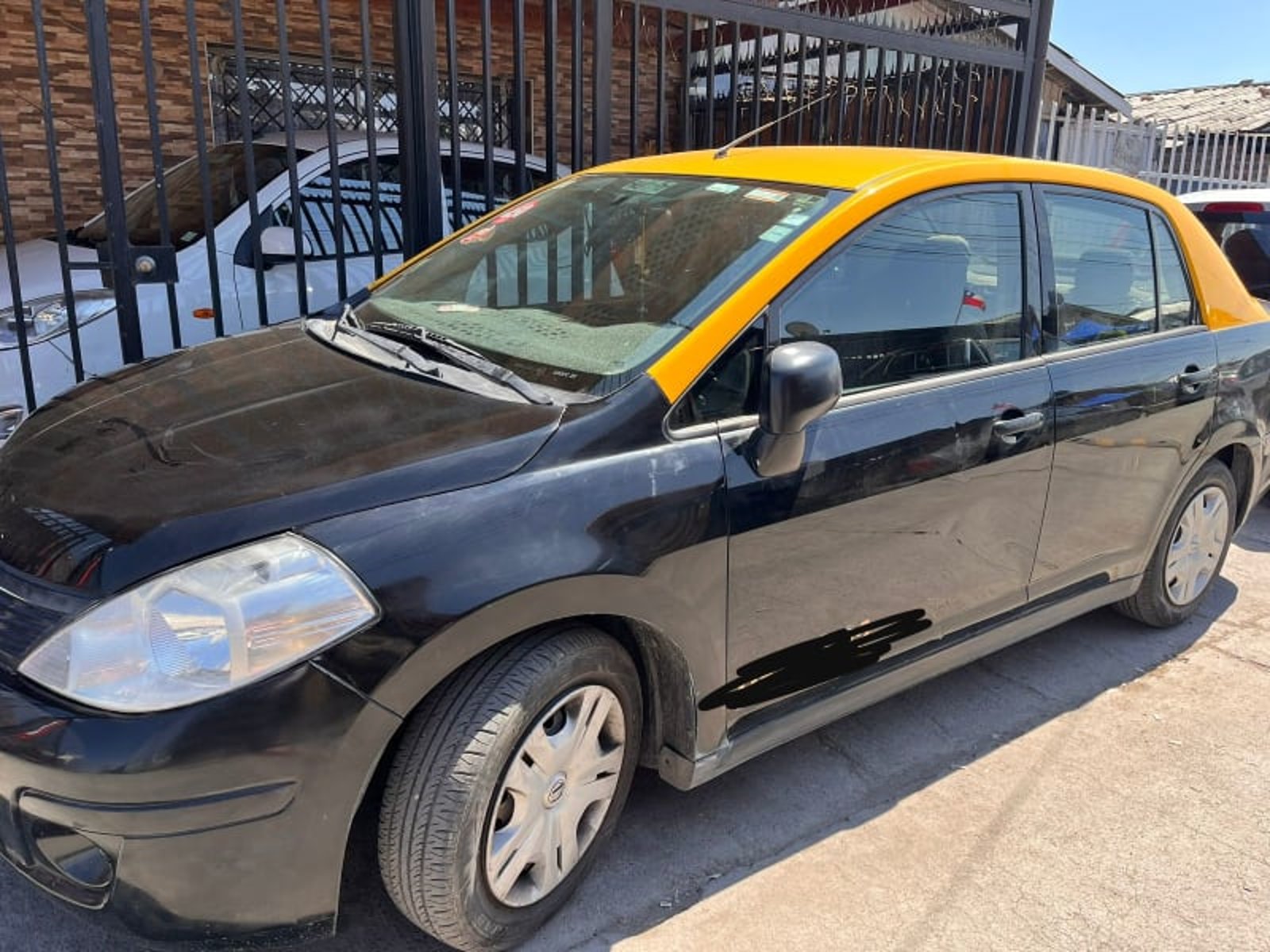 Nissan TIIDA 2017 - Foto 3 de 8