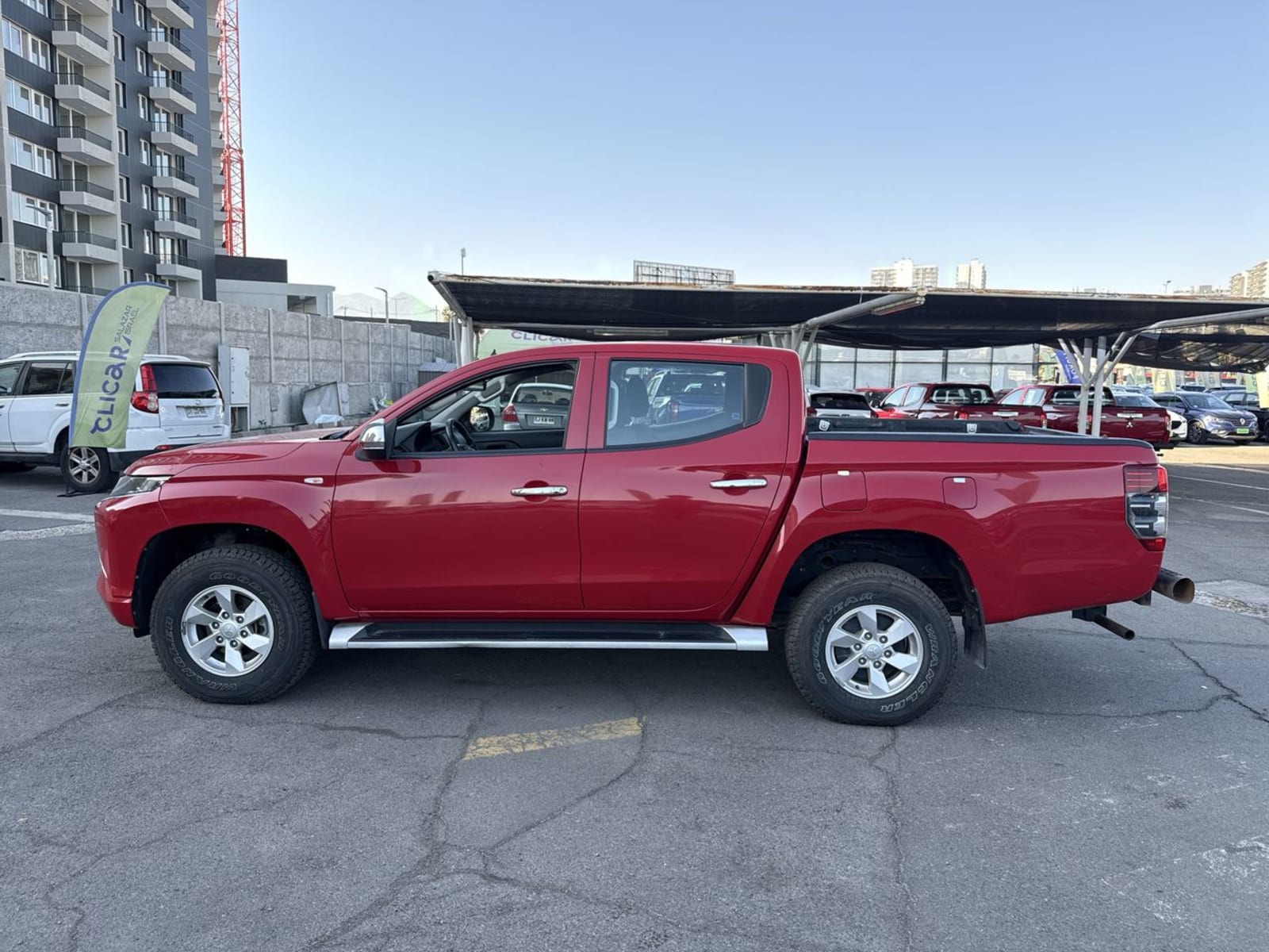 Mitsubishi L200 2.2 Katana Crt Diesel Dob. Cab. 4x4 Mt 4p 2024 - Imagen 4 de 7
