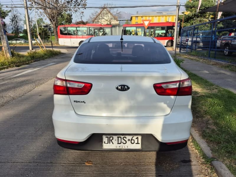 Kia RIO 4 2017 - Imagen 6 de 8