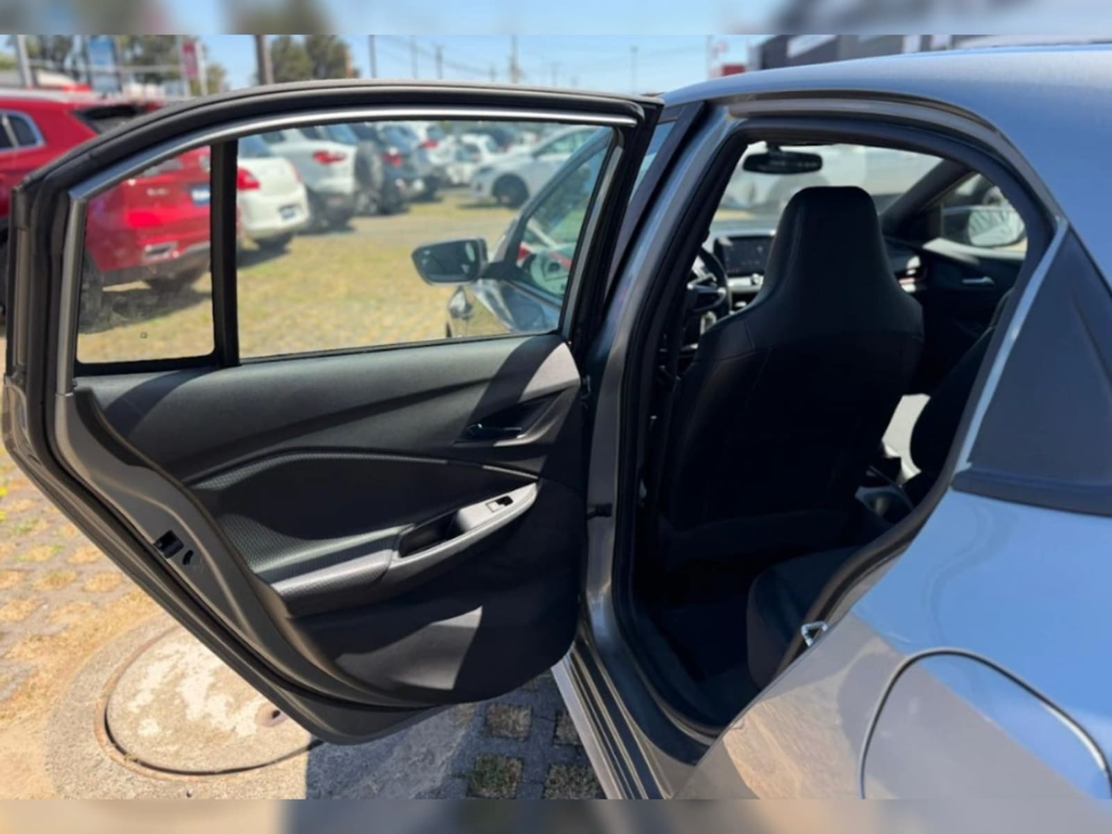 CHEVROLET ONIX 1.0T RS R 4X2 HB MT 5P 2024 - Imagen 11 de 20