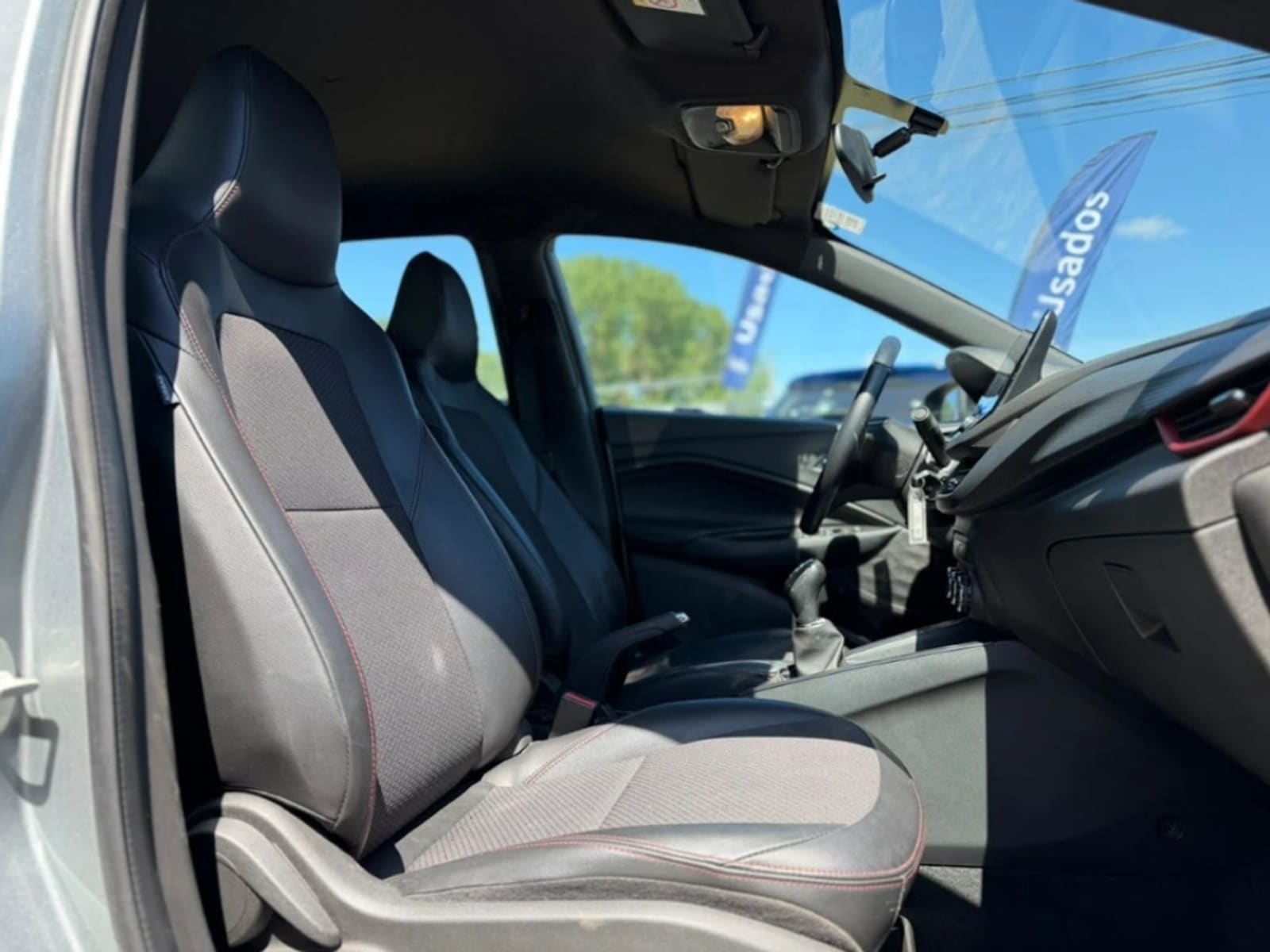 CHEVROLET ONIX 1.0T RS R 4X2 HB MT 5P 2024 - Imagen 15 de 20