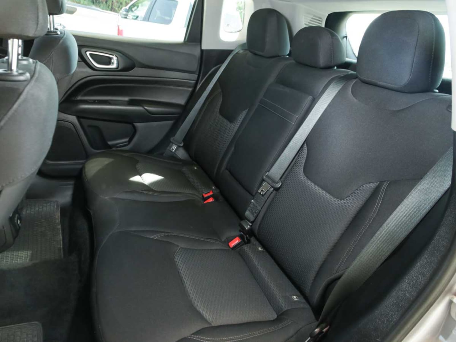 JEEP COMPASS SPORT 4X2 AT 2023 - Imagen 11 de 13