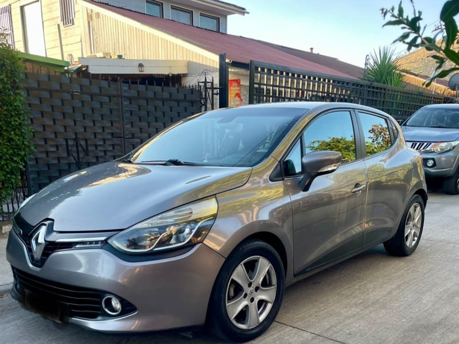 Renault Clio 2016 - Foto 4 de 6