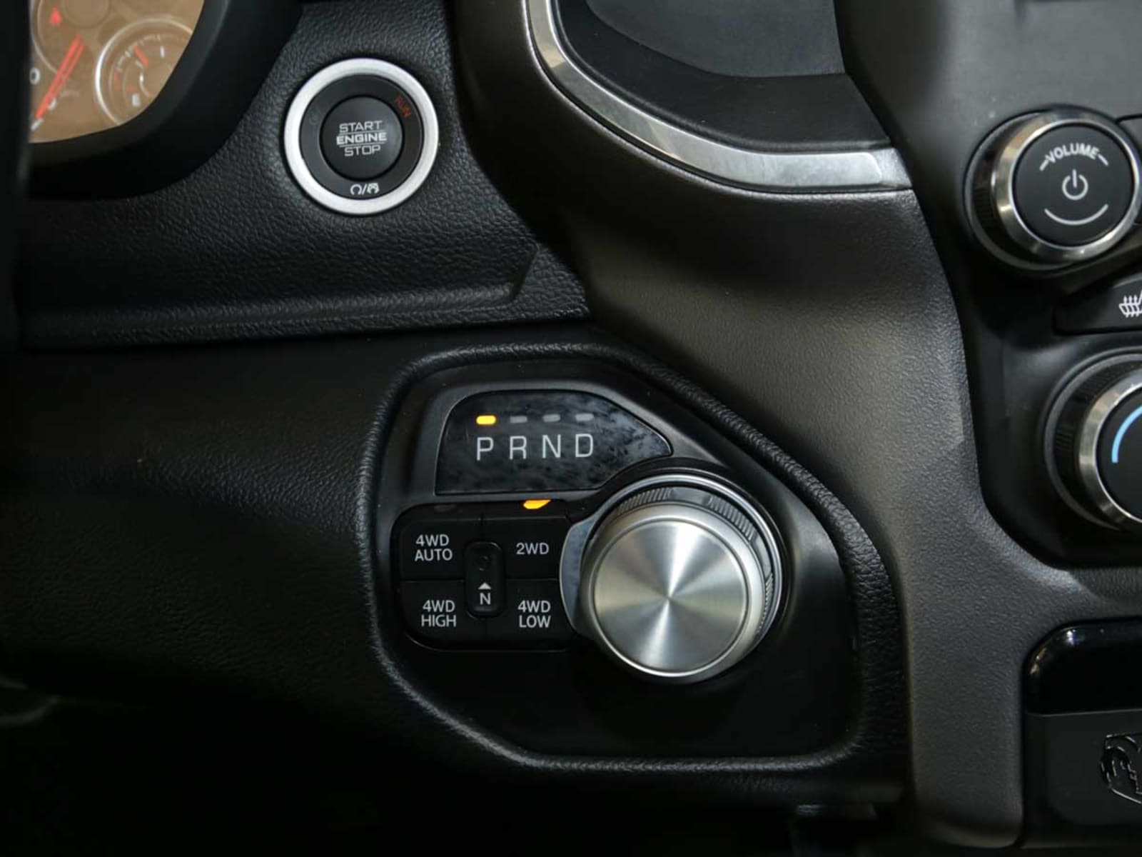 RAM 1500 DT CREW CAB LARAMIE 5.7L SPORT 2022 - Imagen 9 de 14
