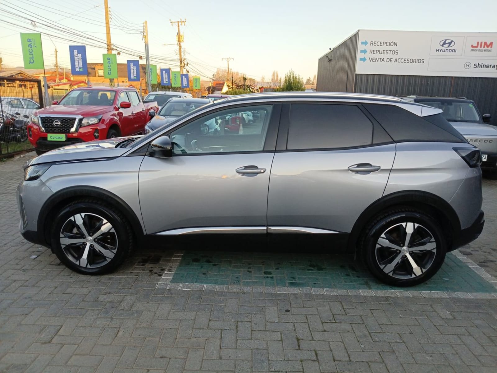 Peugeot 3008 1.5 Allure Pack Bluehdi 130 4x2 Eat8 5p 2024 - Imagen 4 de 8
