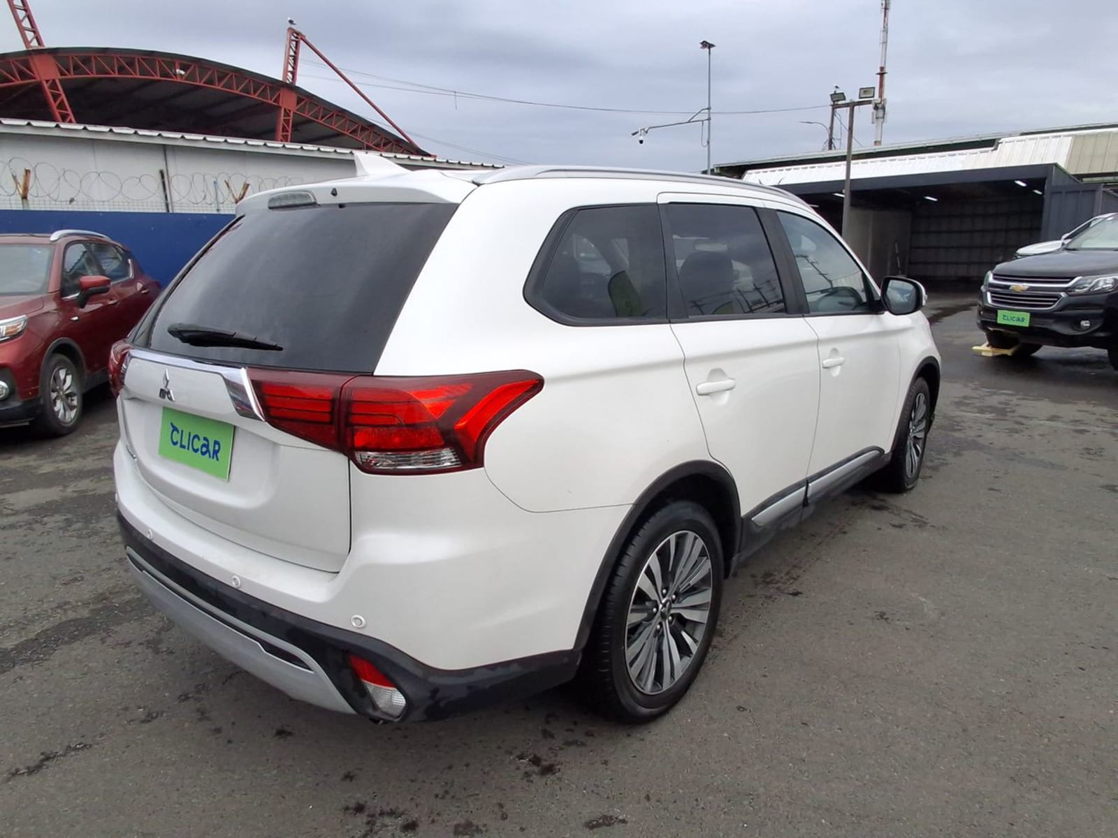 Mitsubishi Outlander 2.0 Glx 4x2 At 5p 2023 - Imagen 7 de 8