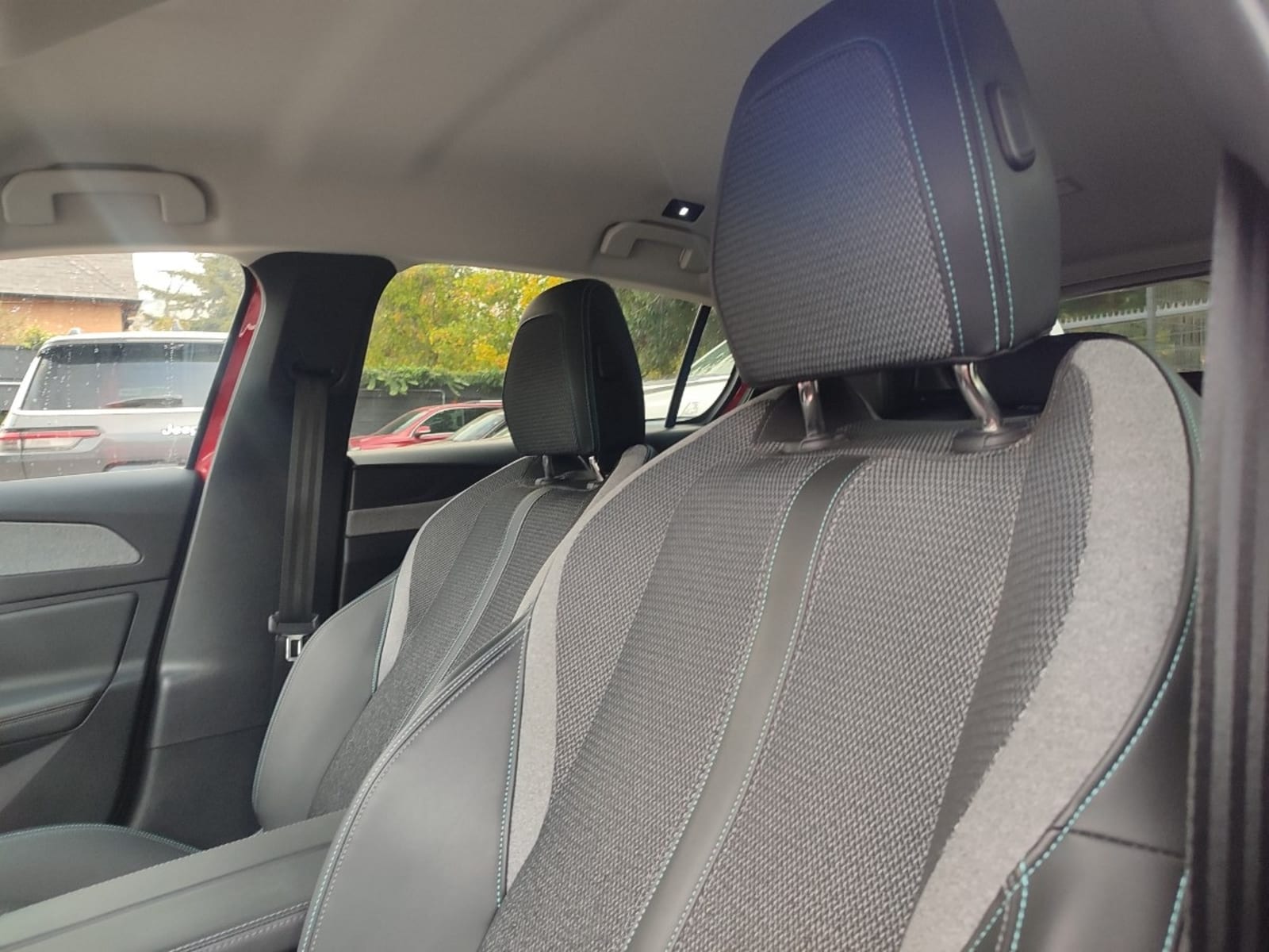 PEUGEOT 308 ALLURE PACK 1.2 PURETECH 2024 - Imagen 12 de 17