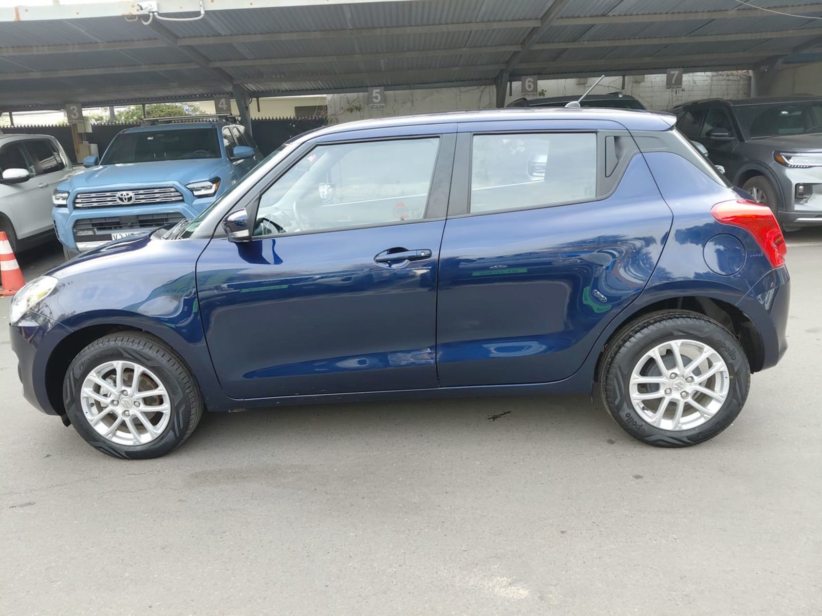 Suzuki Swift 1.2 Gl Sport 4x2 Hb Mt 5p 2023 - Imagen 4 de 8
