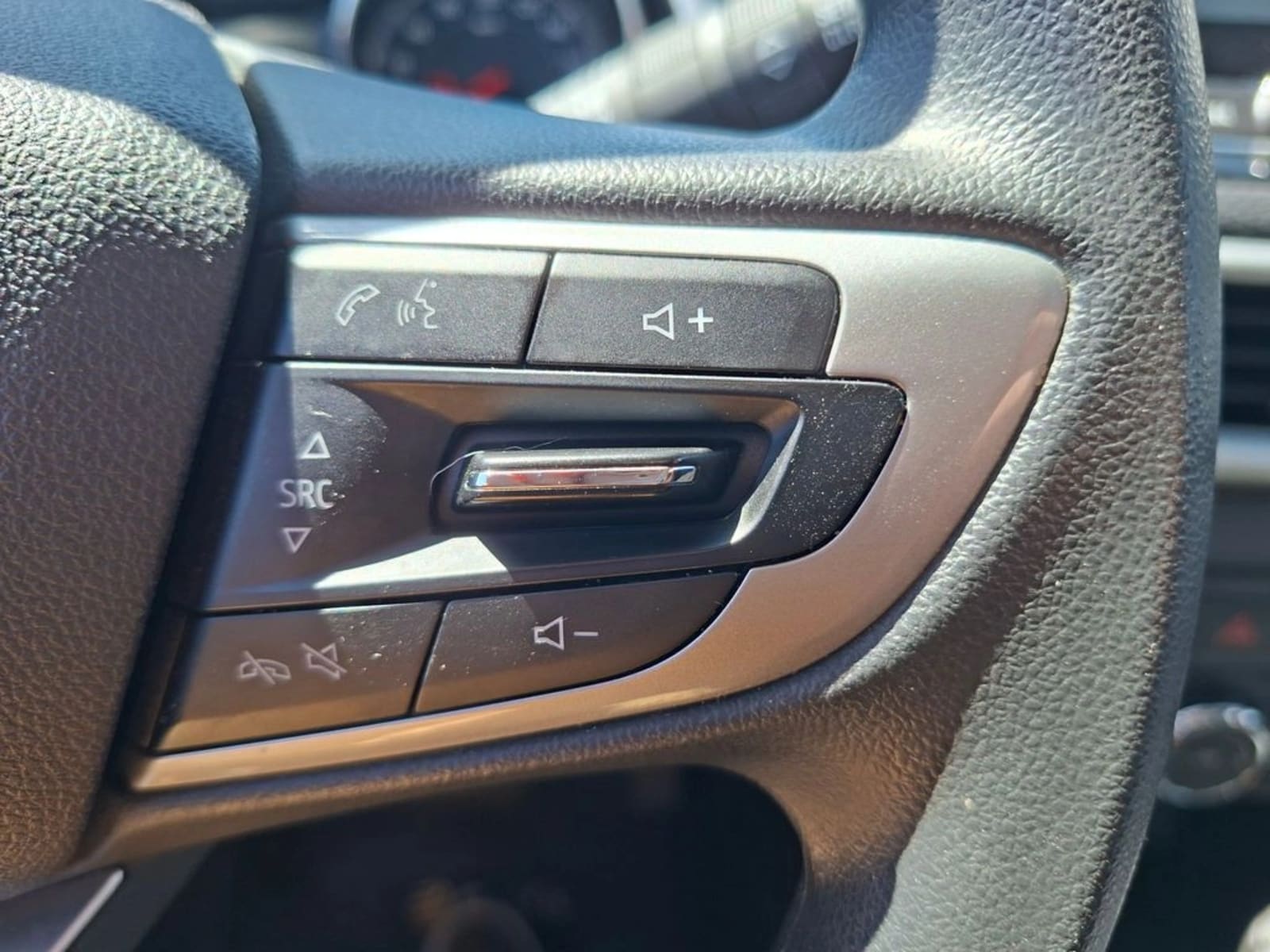 CHEVROLET TRACKER 1.2T LTZ R 4X2 AT 5P 2025 - Imagen 19 de 20
