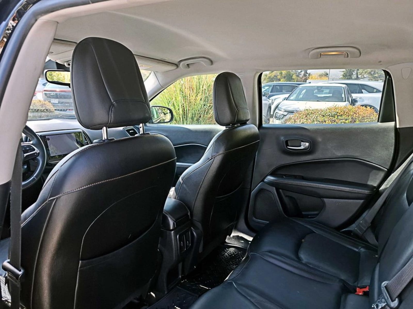 JEEP COMPASS 2.4 LONGITUDE 4X4 5P 2019 - Imagen 12 de 20