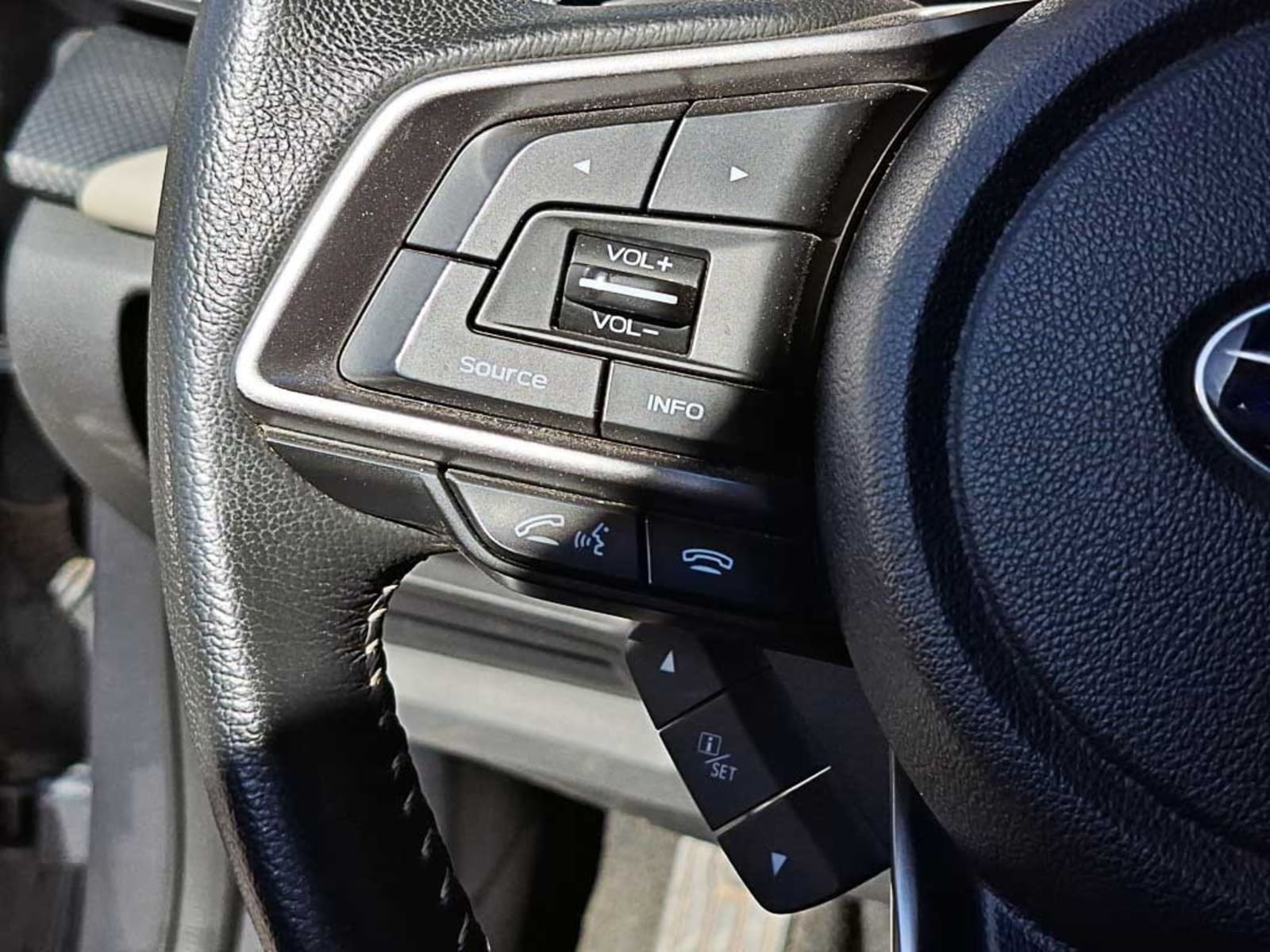 SUBARU FORESTER (IN) 2.0i AWD CVT XS 2024 - Imagen 17 de 20
