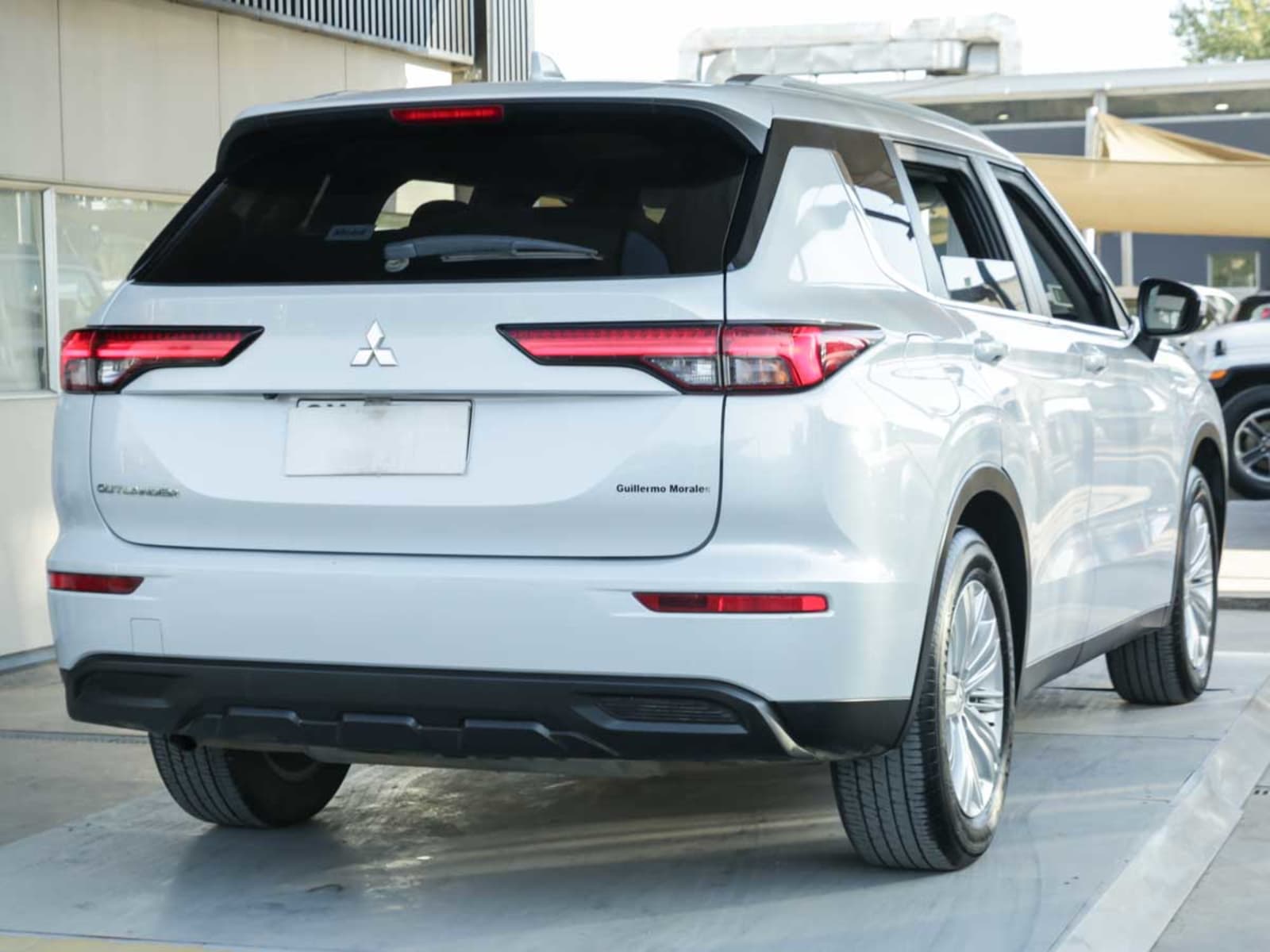 MITSUBISHI NEW OUTLANDER 4X2 AT GL 2023 - Imagen 6 de 13