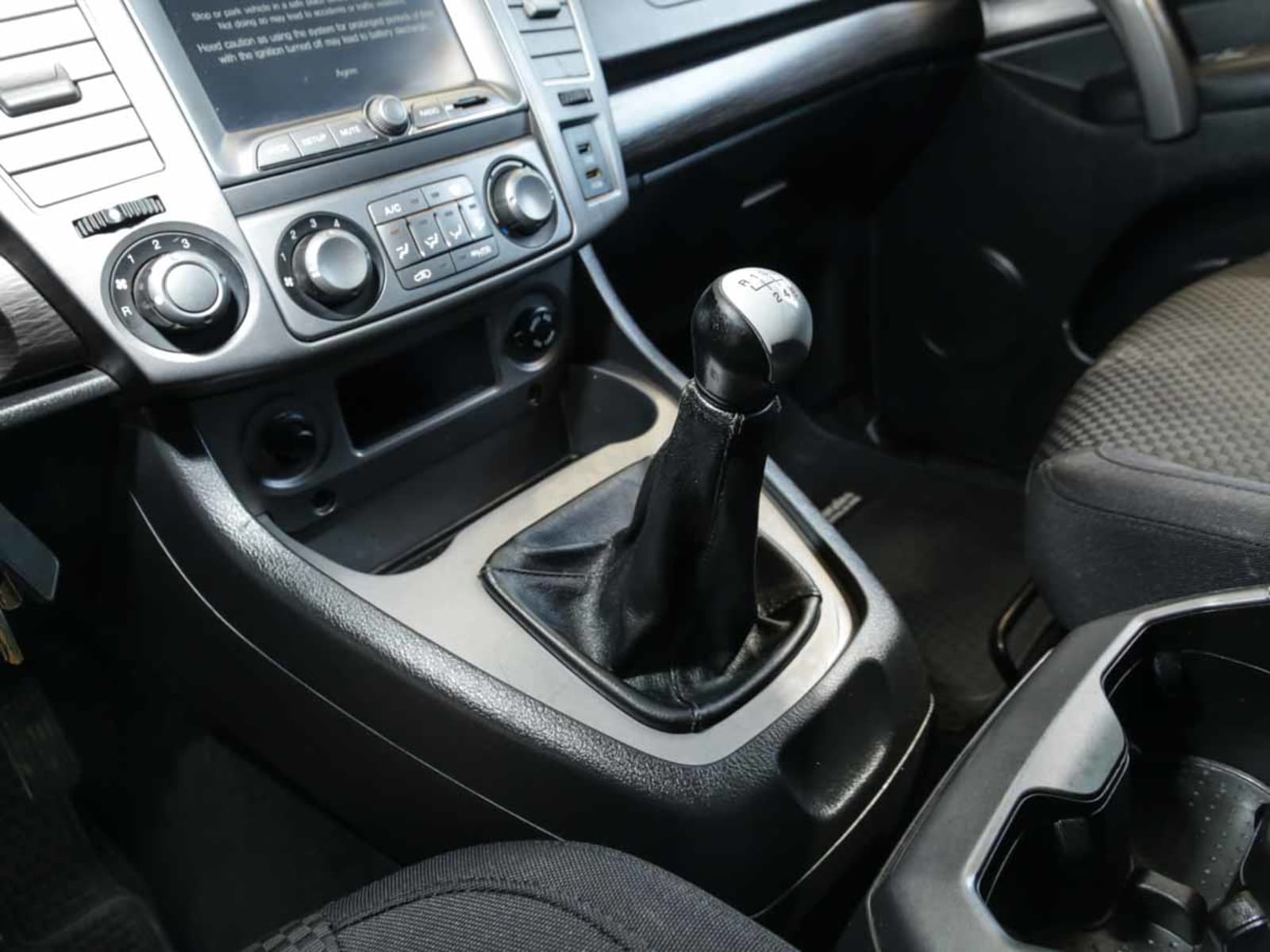 SSANGYONG STAVIC 2.2 MT 4X2 FULL 2018 - Imagen 9 de 15