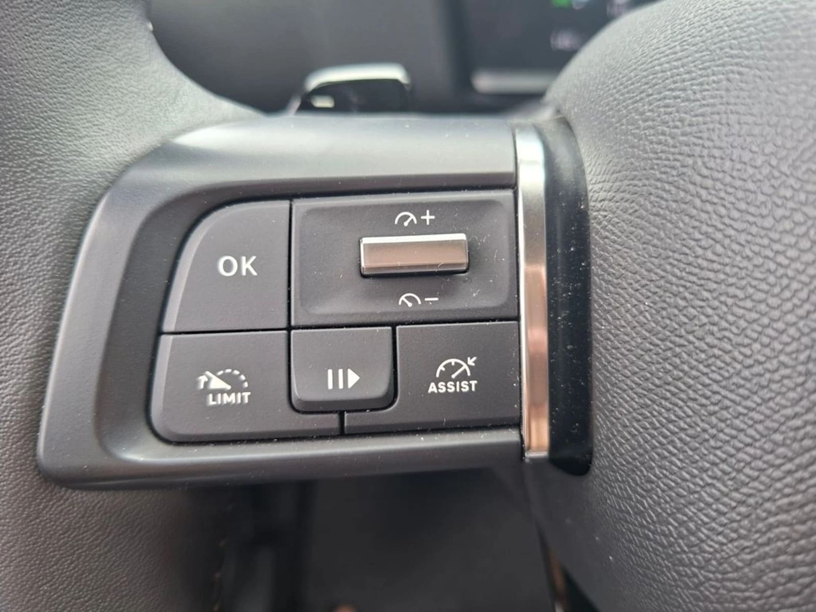 CITROEN C4 1.2 PURETECH FEEL 4X2 130 SS EAT8 AT 5P 2023 - Imagen 16 de 20
