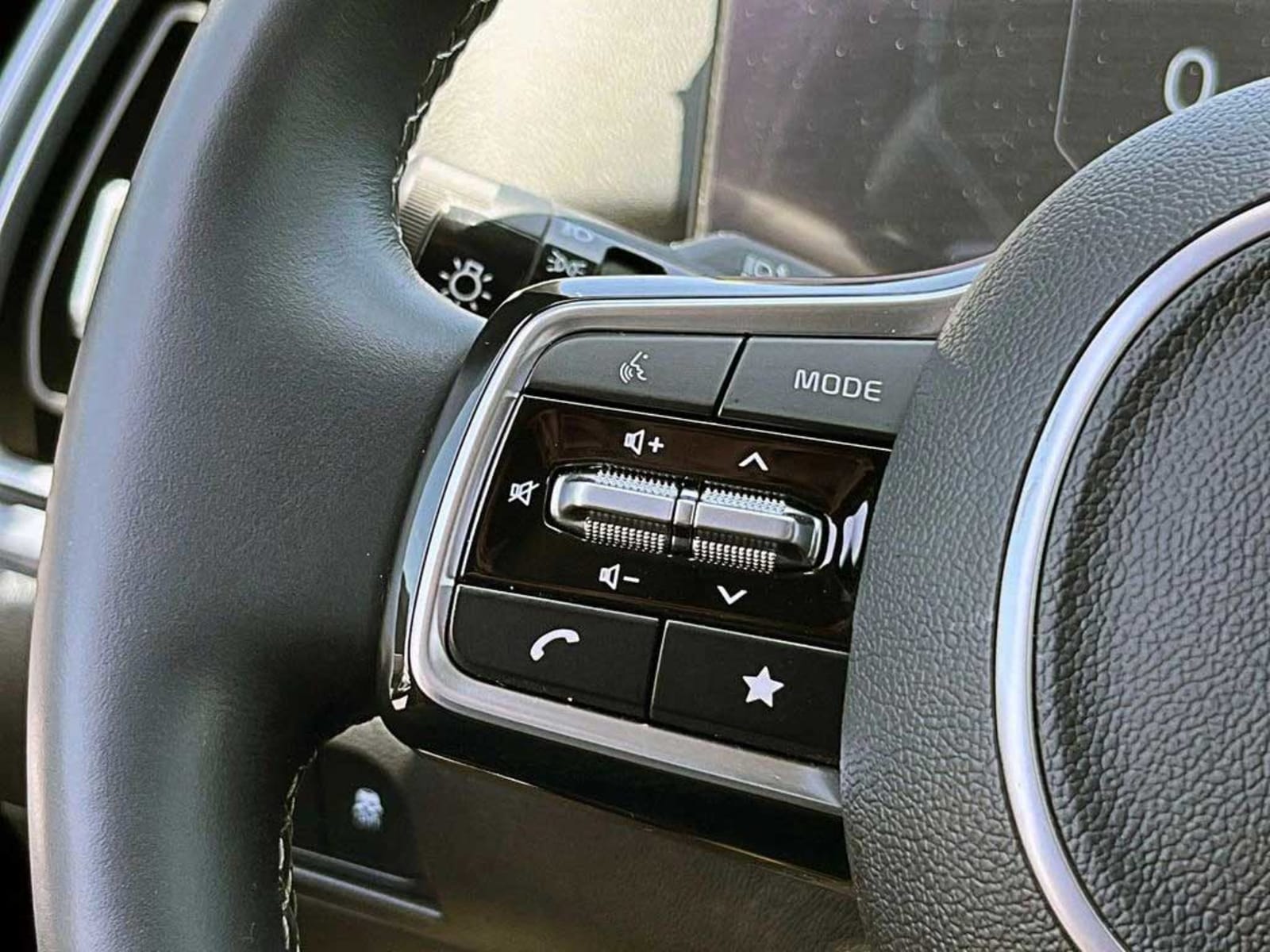 KIA SORENTO 3.5 AWD AT 5P 2025 - Imagen 11 de 15