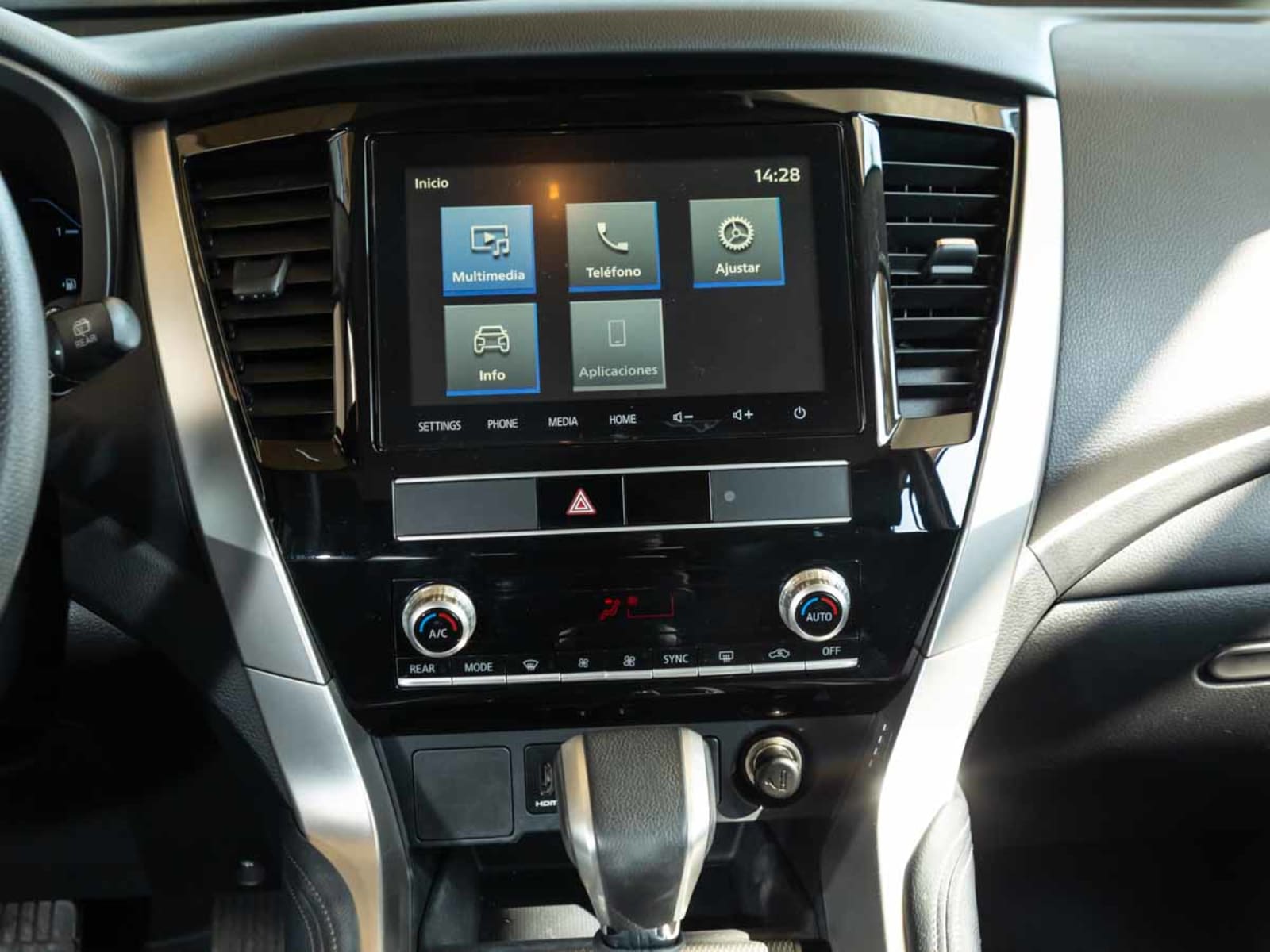 MITSUBISHI MONTERO SPORT 3.0 2WD AT 2025 - Imagen 14 de 14
