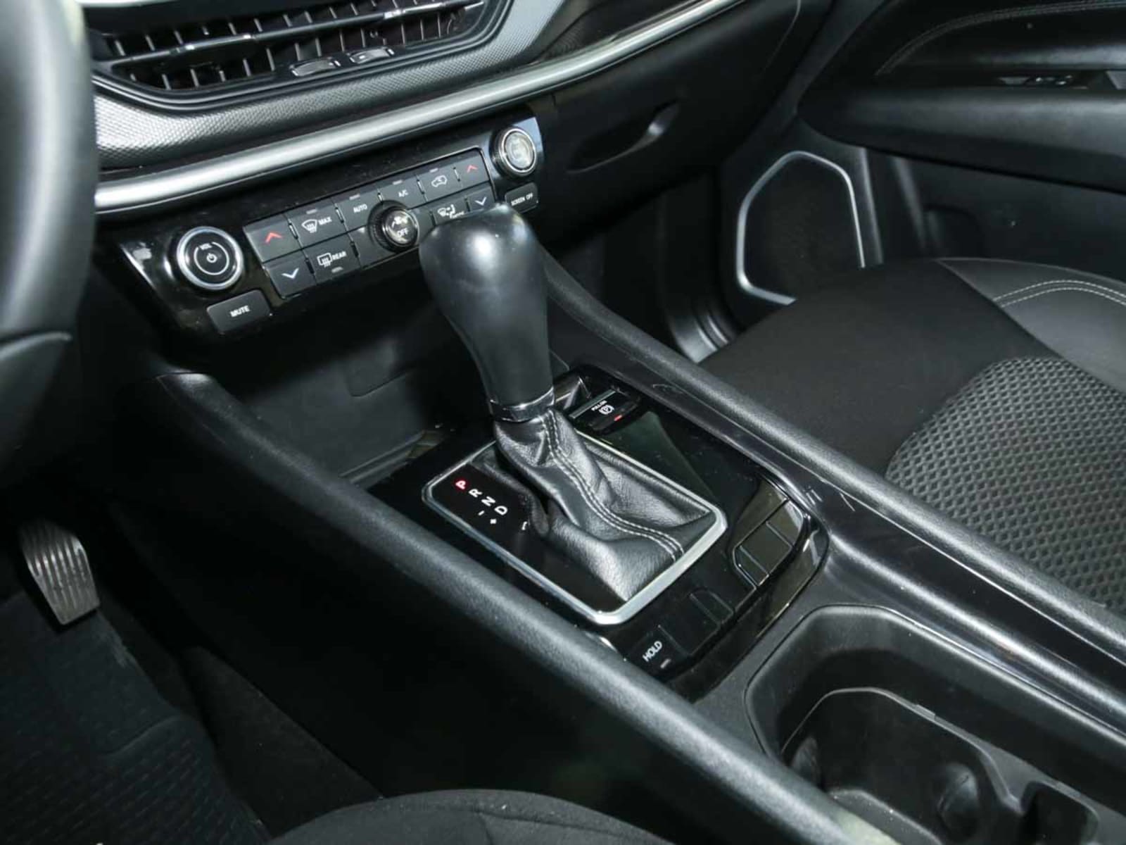 JEEP COMPASS SPORT 4X2 AT 2023 - Imagen 9 de 13