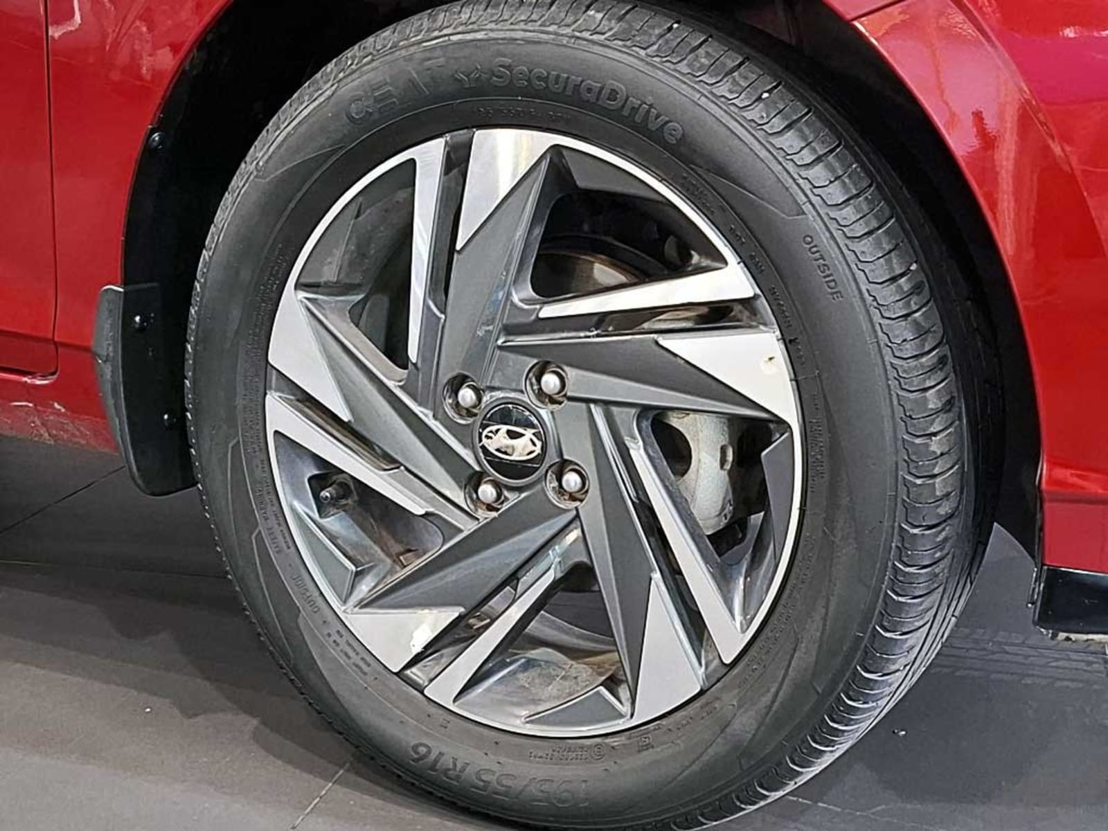 HYUNDAI I20 (IN) 1.4 BI3 PLUS MT 2024 - Imagen 8 de 20
