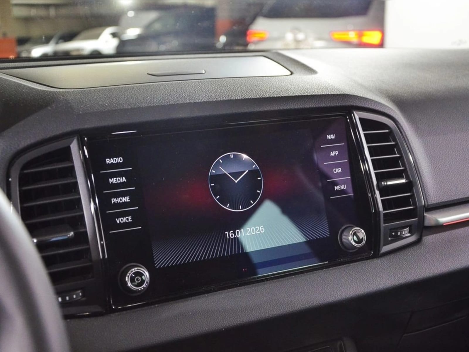 SKODA KAROQ 1.4 TSI AT - Selection 2025 - Imagen 11 de 14