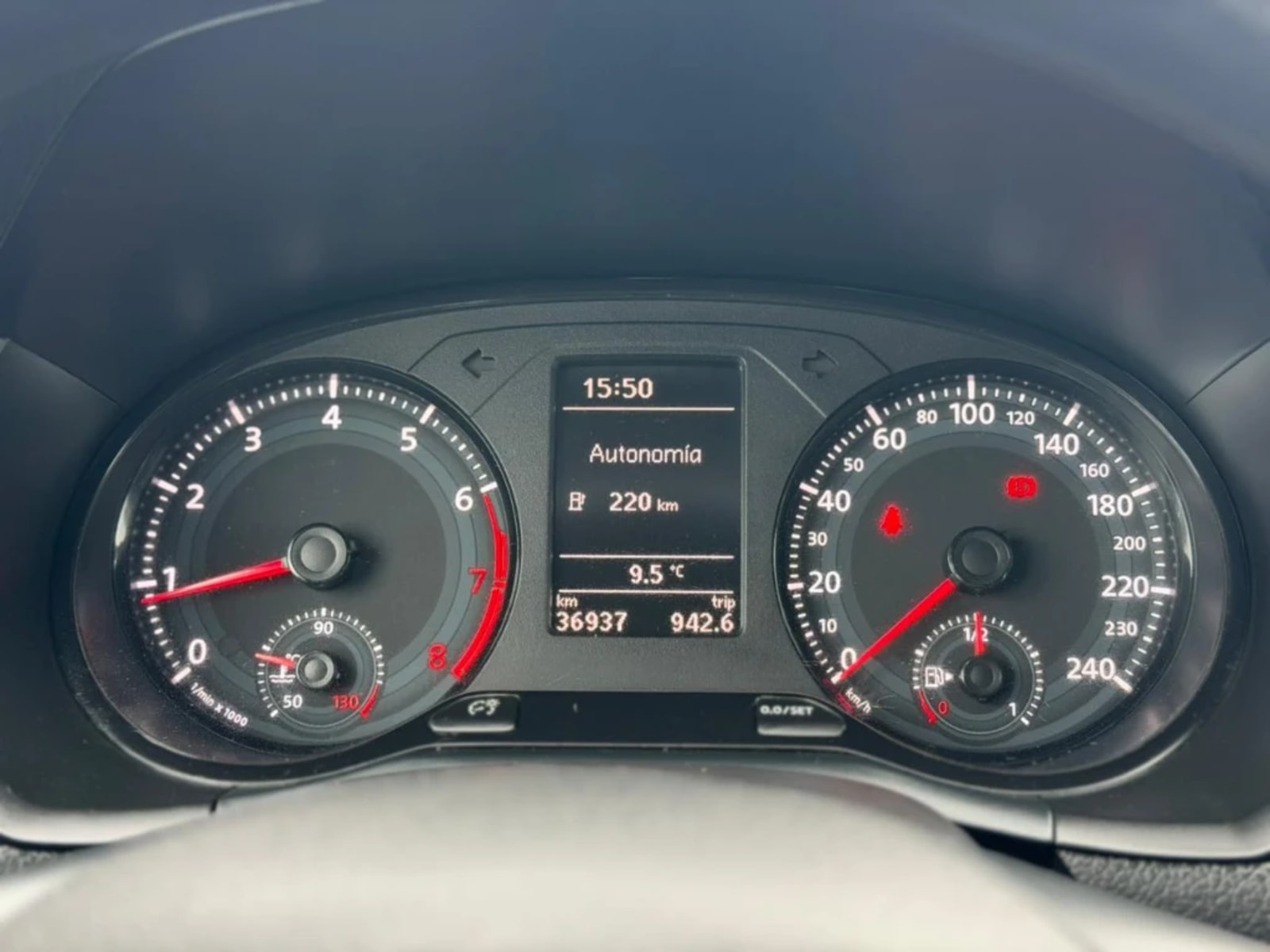 VOLKSWAGEN VOYAGE 1.6 COMFORTLINE 4X2 VOLANTE MULTIFUNCION AC 2AB MT 2021 - Imagen 13 de 20