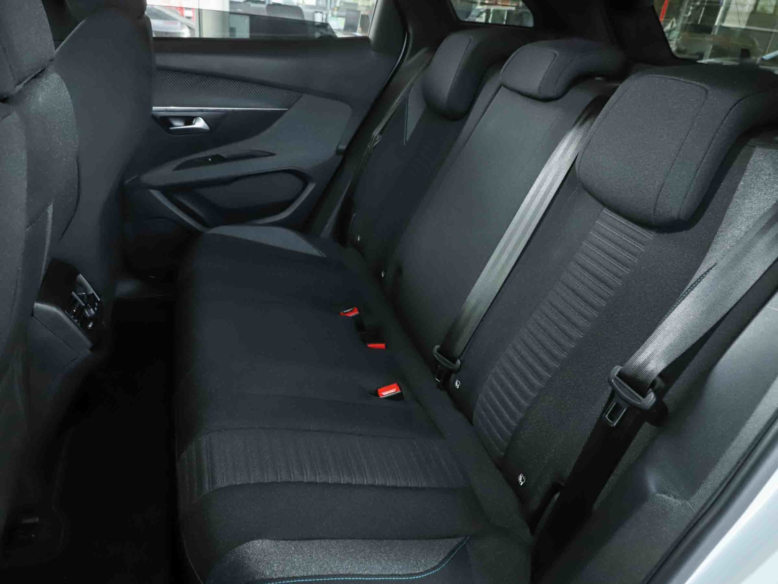PEUGEOT 3008 PURETECH 1.2 2025 - Imagen 11 de 13