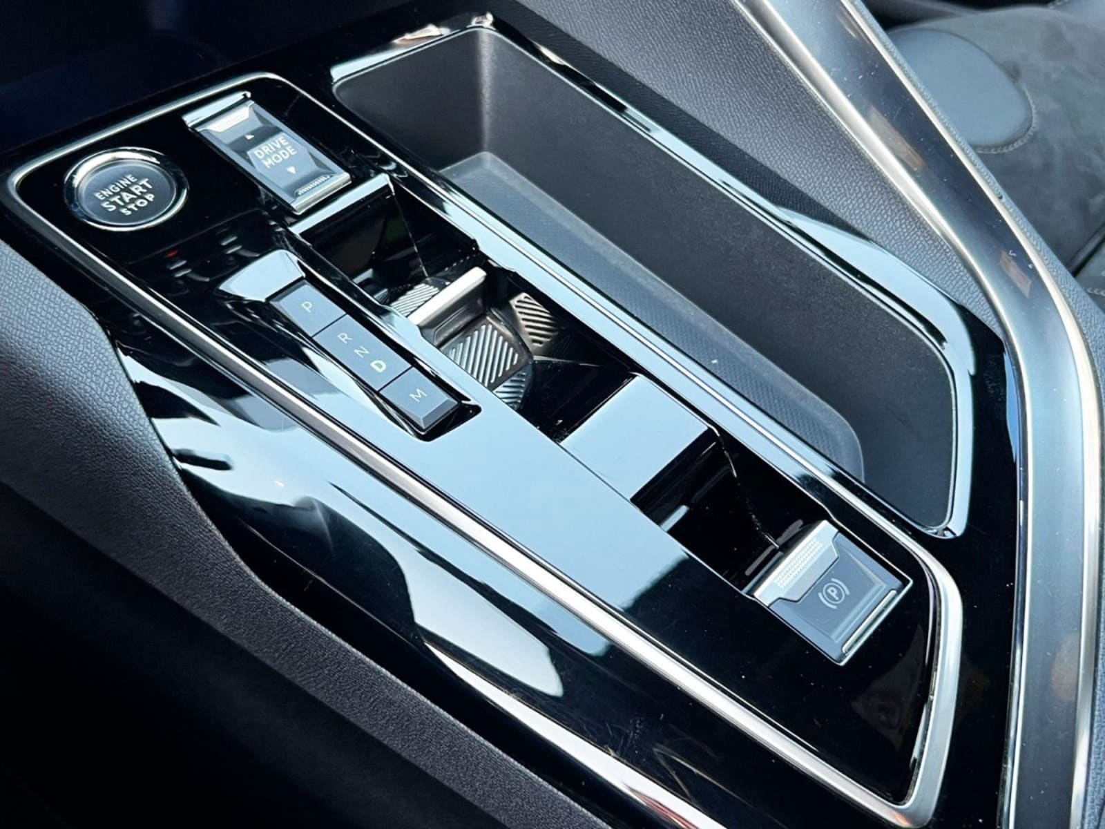 PEUGEOT 3008 GT HDI 1.5 2024 - Imagen 19 de 20