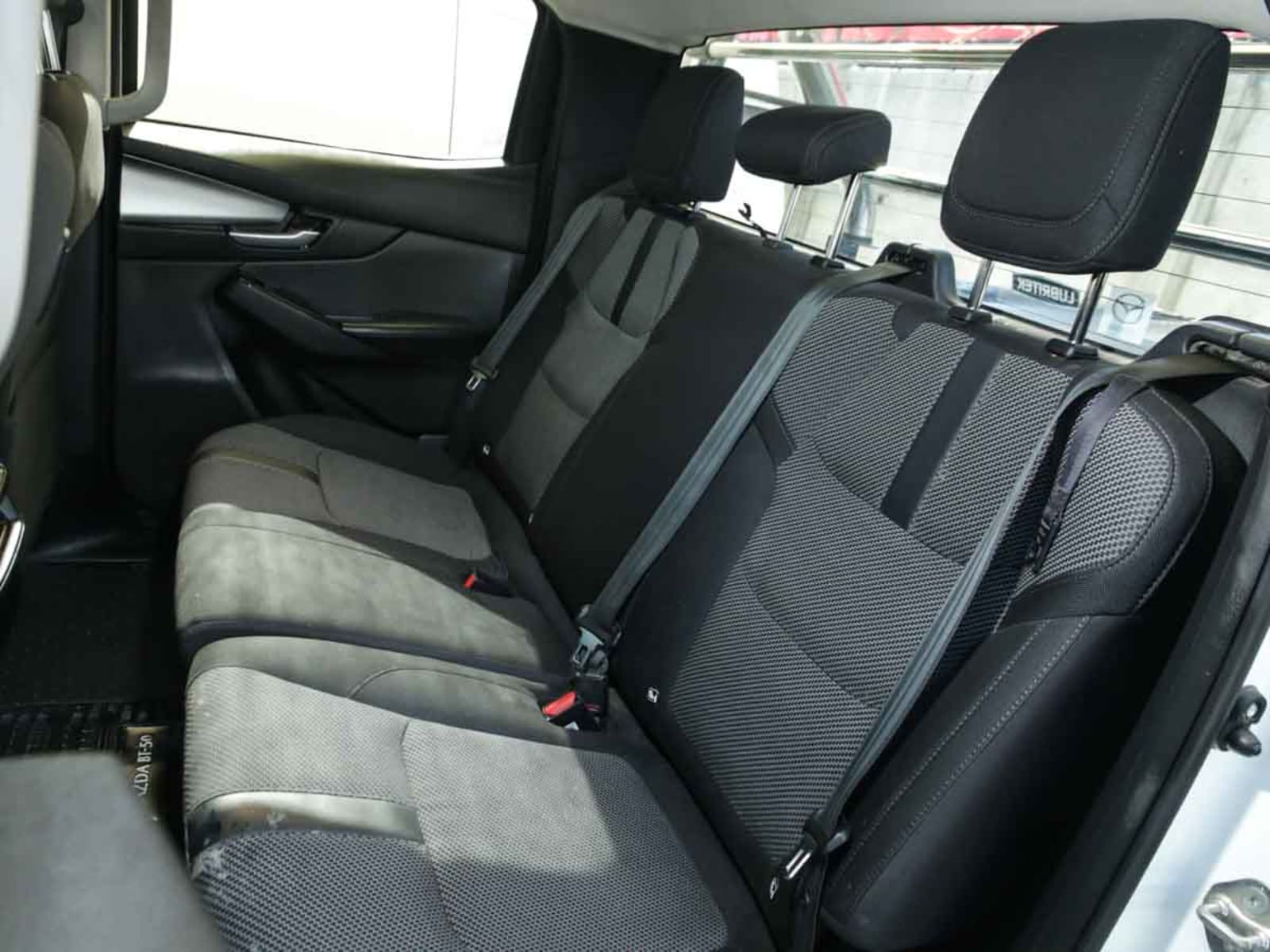 MAZDA BT-50 3.0 MT 4X4 2022 - Imagen 12 de 15