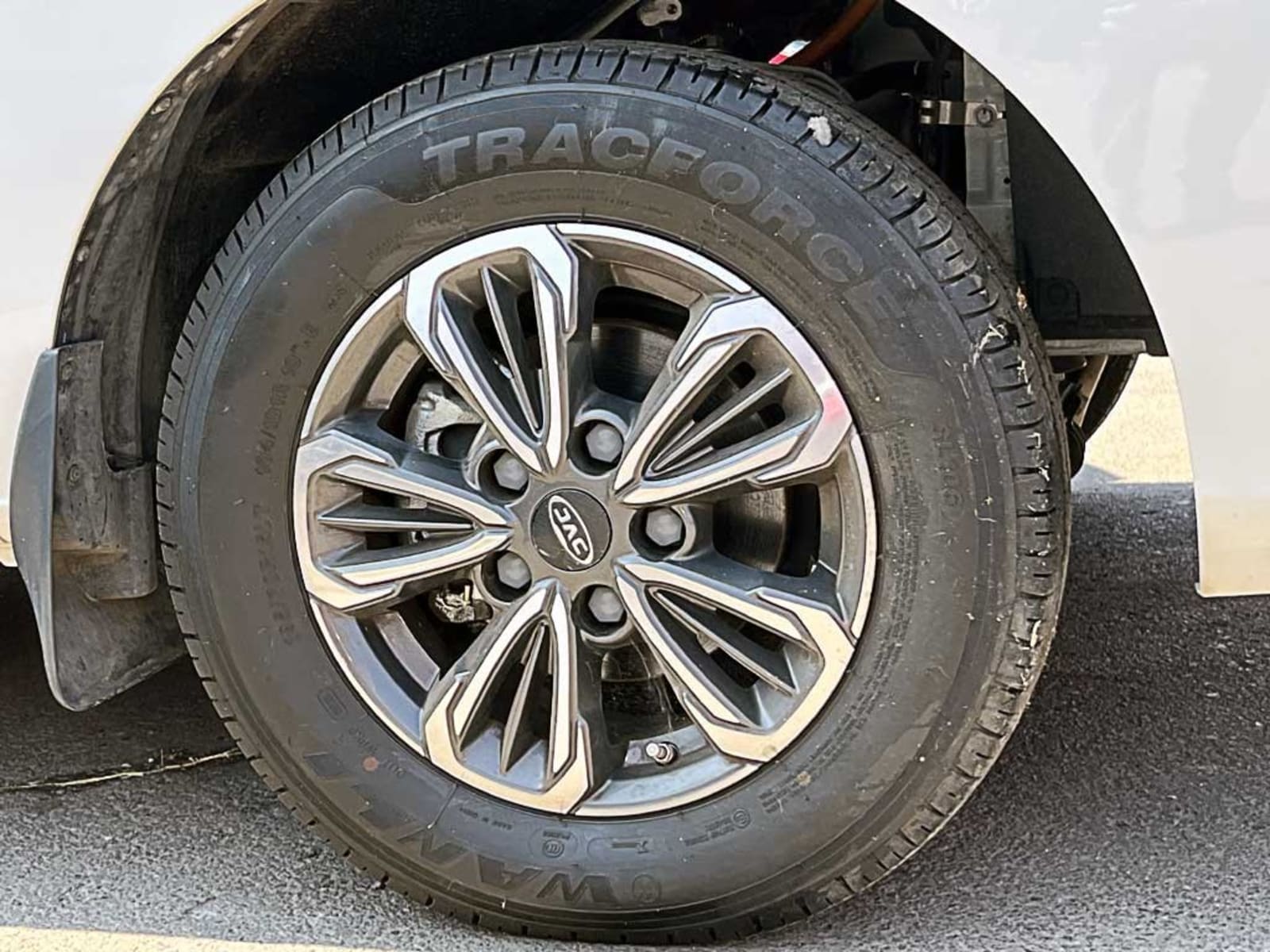 JAC REFINE (IN) 0.0 CARGO M3 AT ELECTRICO 2024 - Imagen 8 de 20
