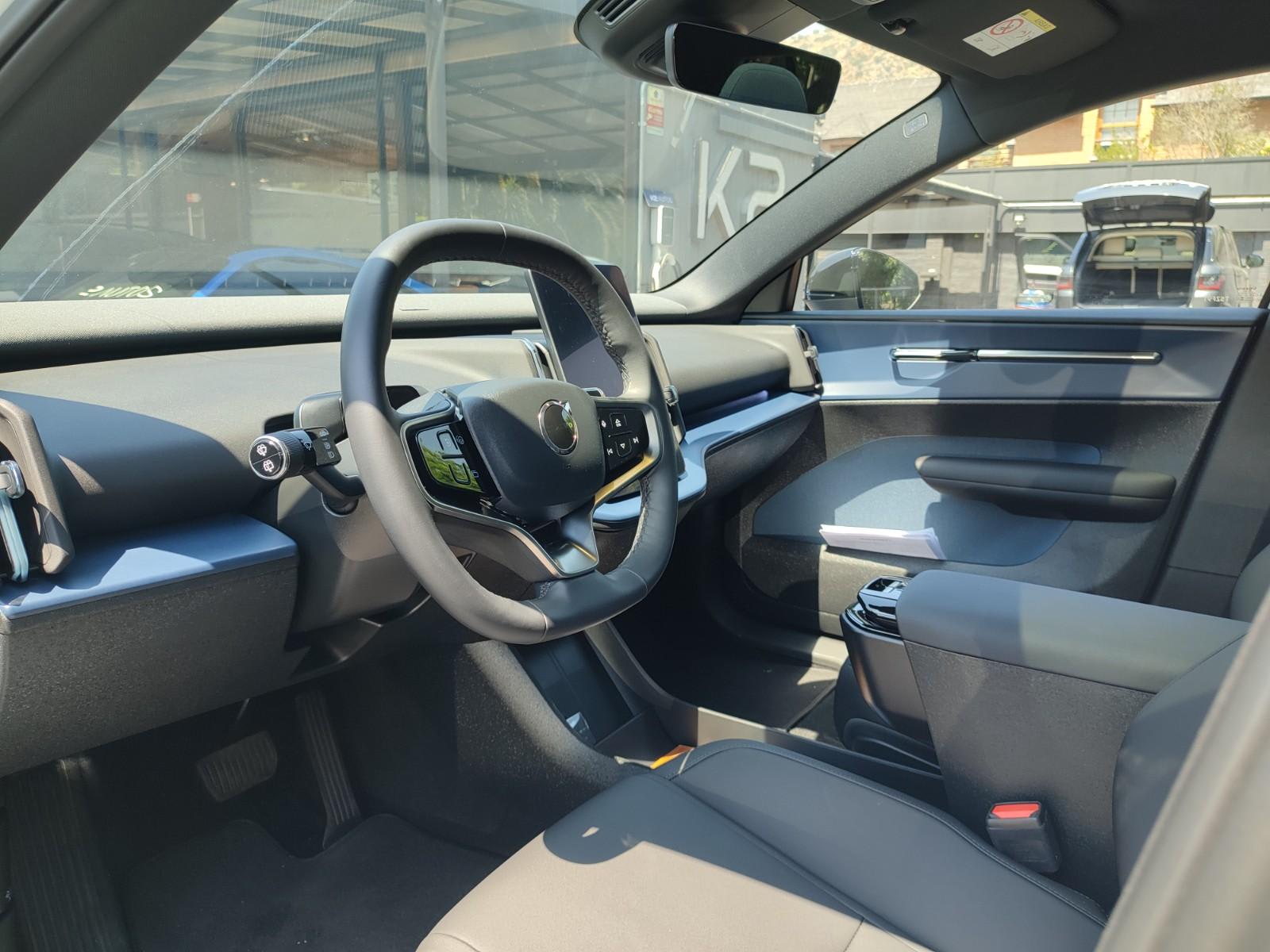 VOLVO EX30 ULTRA E60 BEV 69 KWH 2025 - Imagen 10 de 17