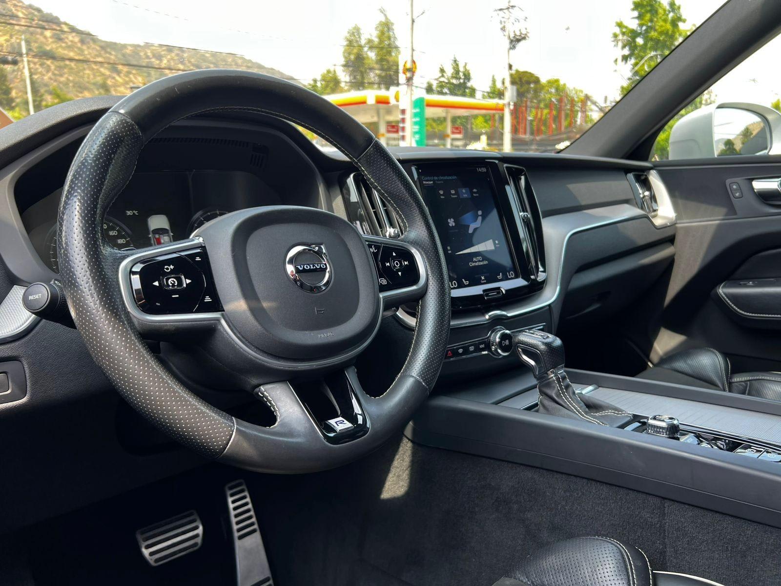 VOLVO XC60 T6 R DESIGN AWD 2018 - Imagen 9 de 20