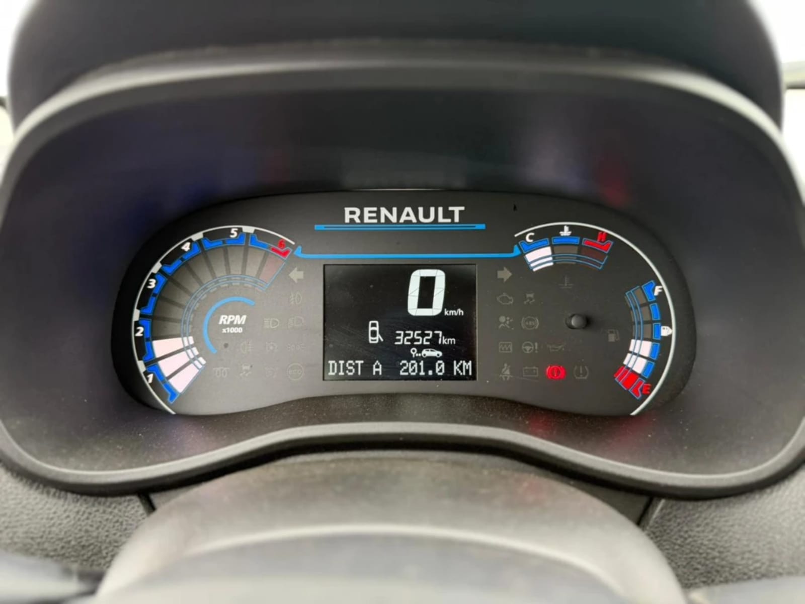 RENAULT KWID 1.0 ZEN 4X2 HB MT 5P 2023 - Imagen 13 de 20