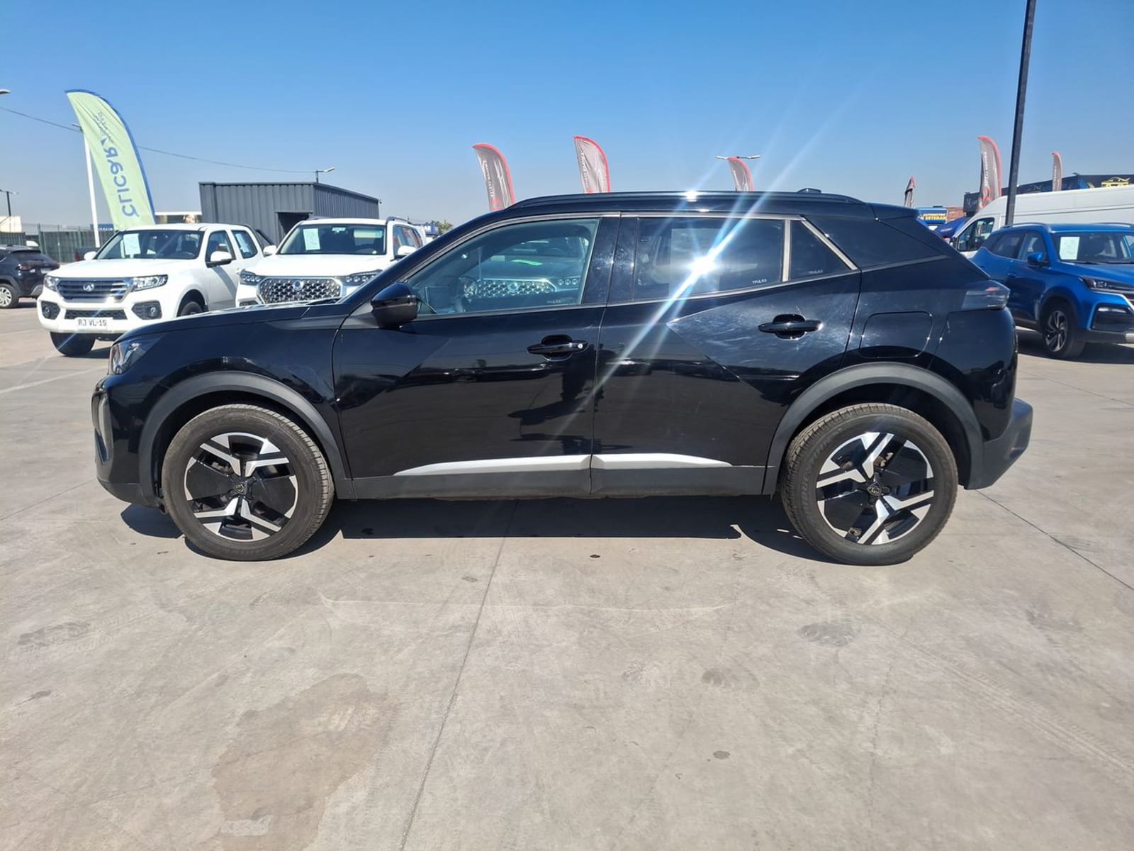 Peugeot 2008 1.2 Allure Pack Puretech 130 4x2 Mt 5p 2024 - Imagen 4 de 8