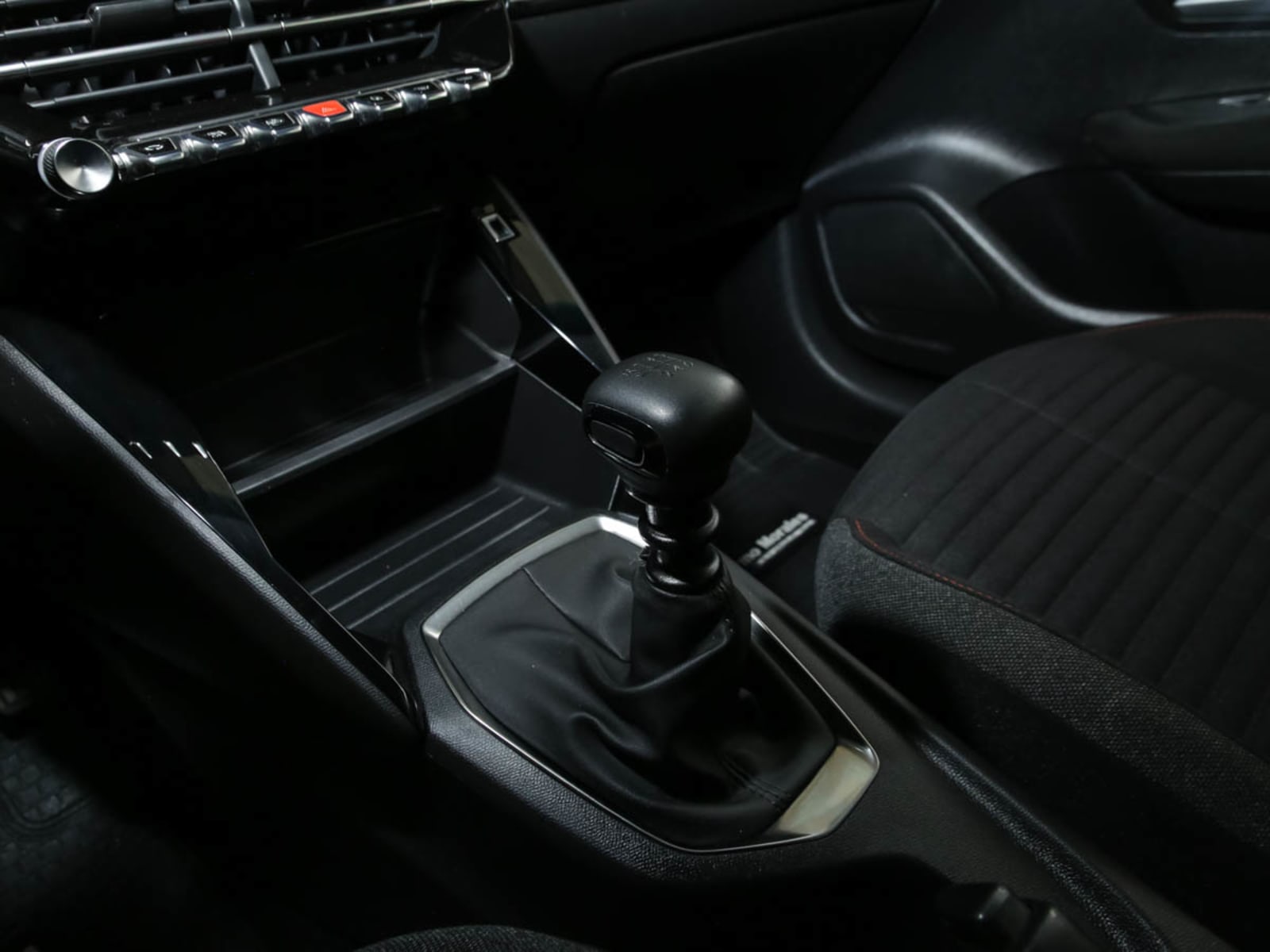 PEUGEOT 208 ACTIVE BLUEHDI 1.5 2023 - Imagen 9 de 13