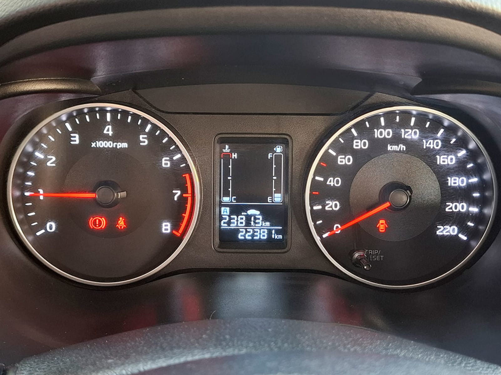 KIA SOLUTO LX 1.4L 5MT G LL 2026 - Imagen 12 de 20