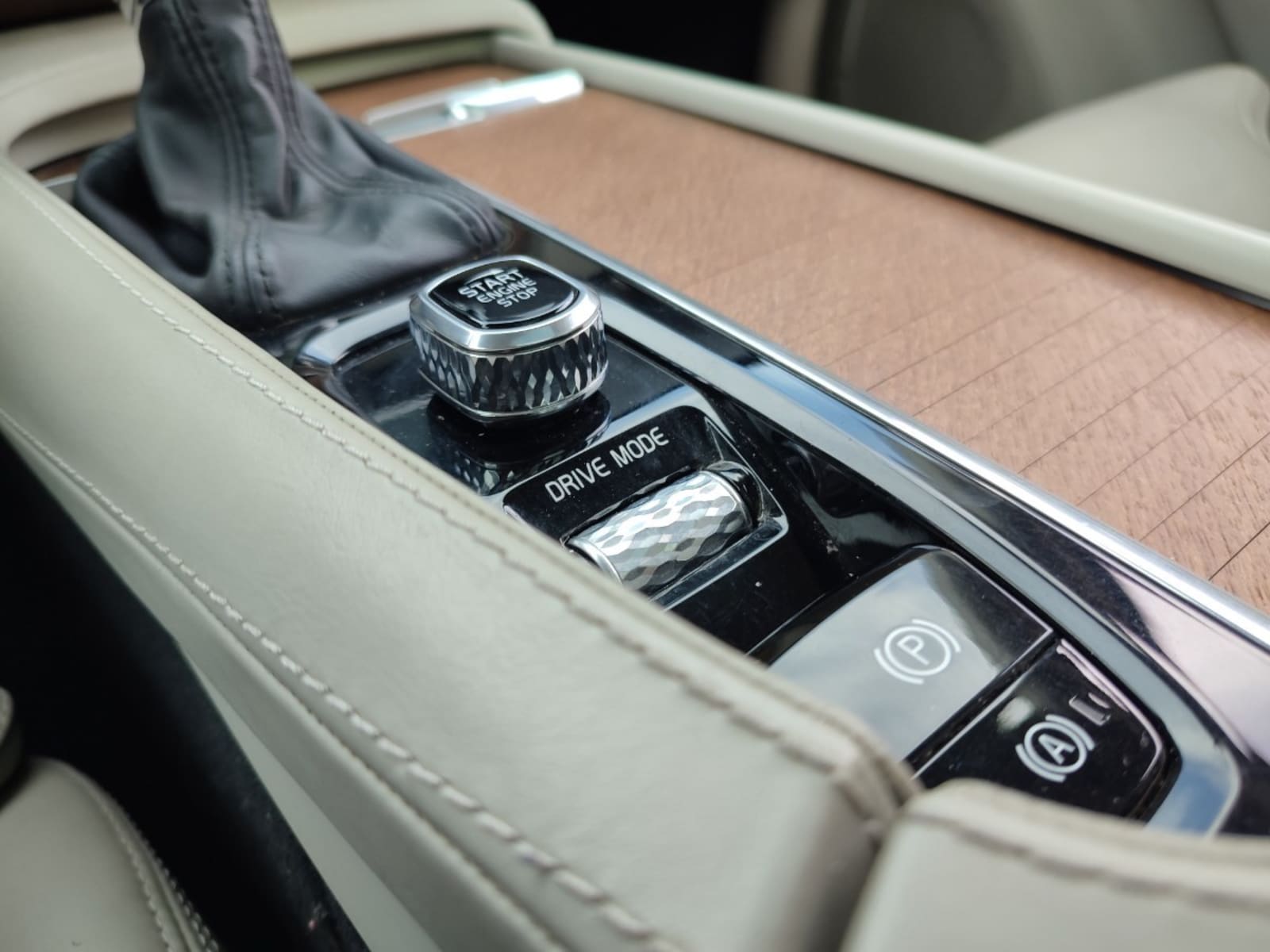 VOLVO XC90 D5 INSCRIPTION 2.0 4WD 2019 - Imagen 15 de 18