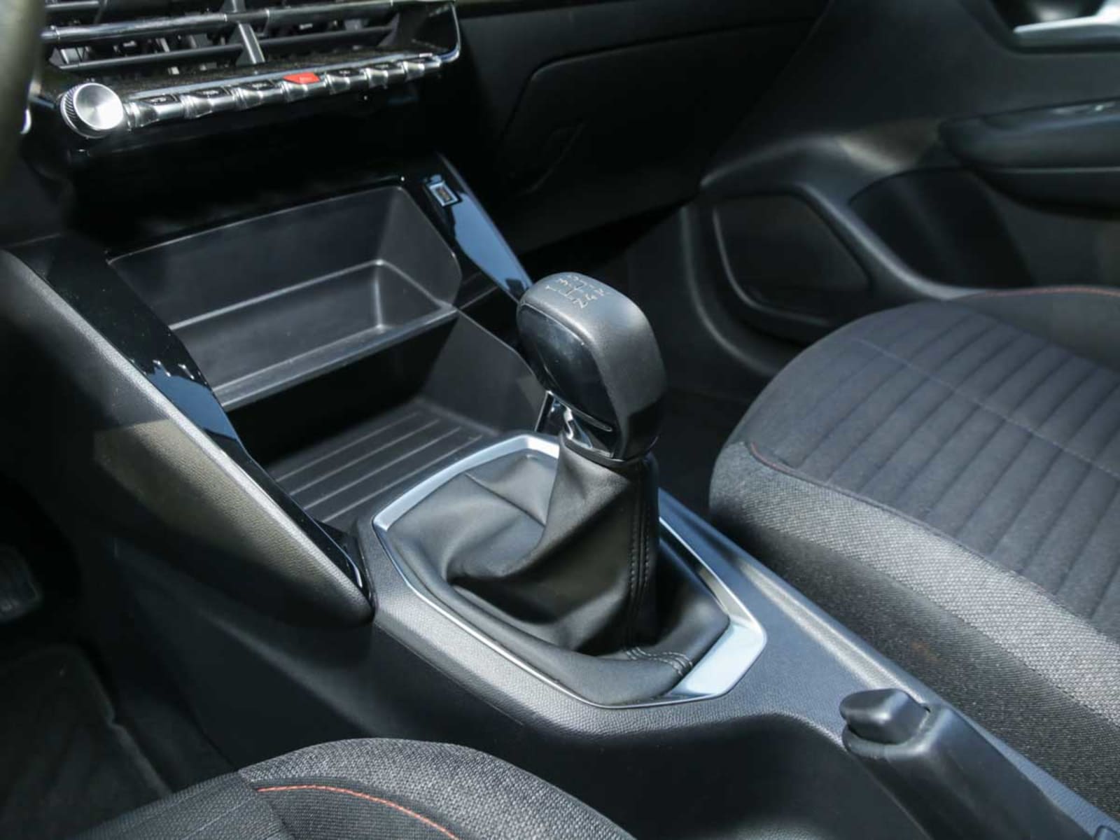 PEUGEOT 208 ACTIVE PACK PURETECH 75 MT5 2021 - Imagen 9 de 13