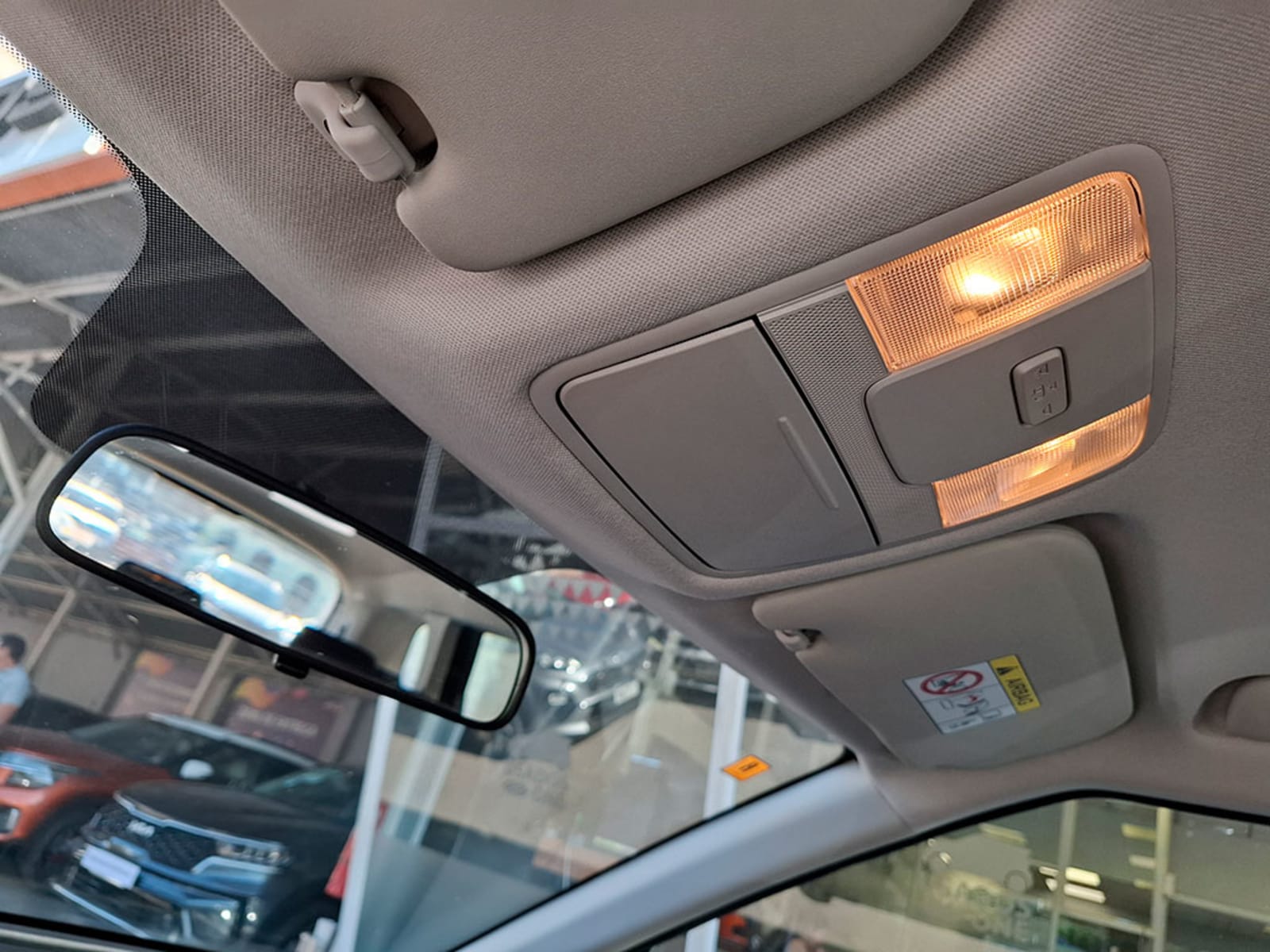 KIA CARENS AAA 2025 - Imagen 18 de 20