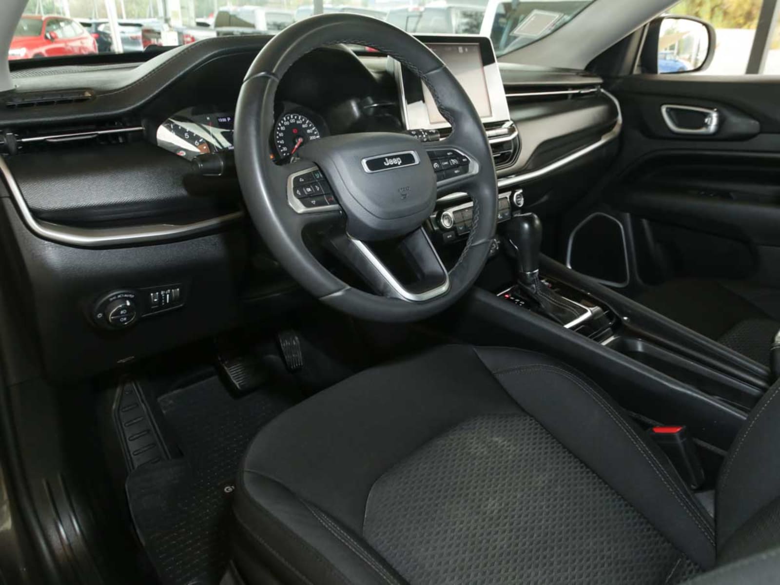 JEEP COMPASS SPORT 4X2 AT 2023 - Imagen 8 de 13