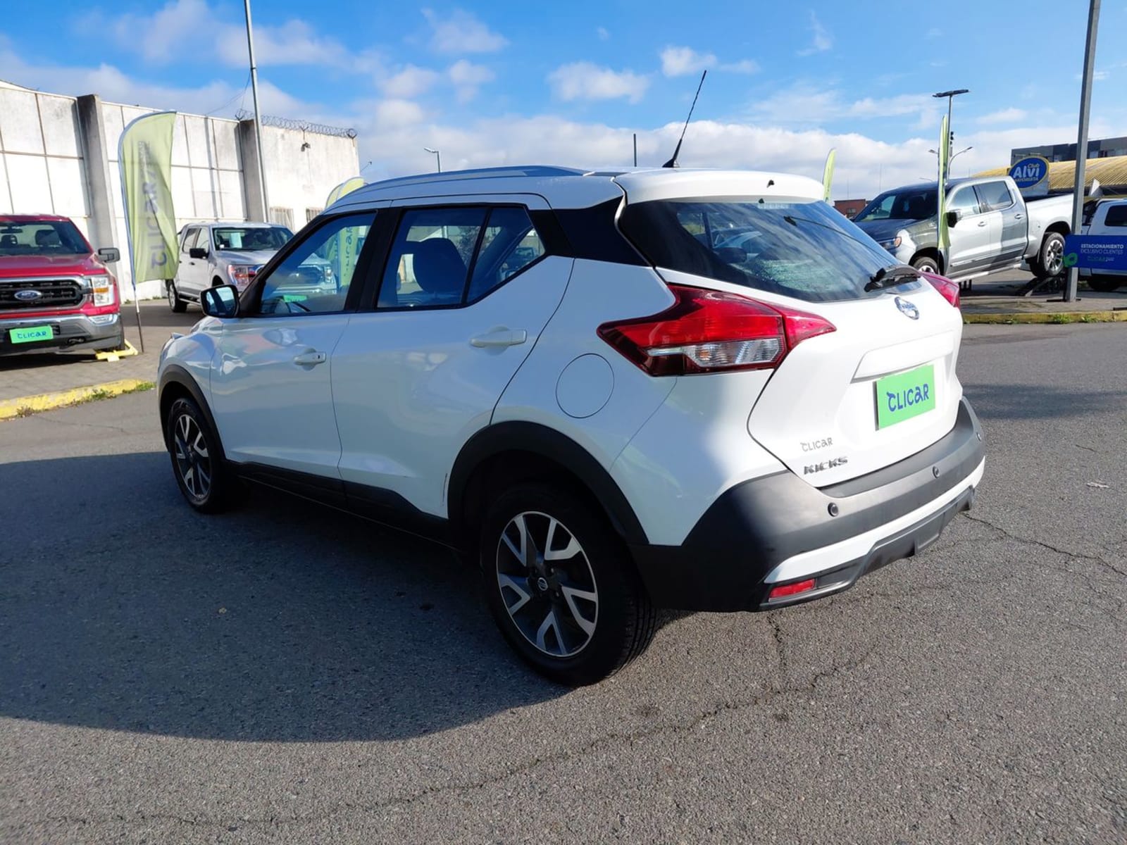 Nissan Kicks 1.6 Sense 4x2 Mt 5p 2019 - Imagen 5 de 8
