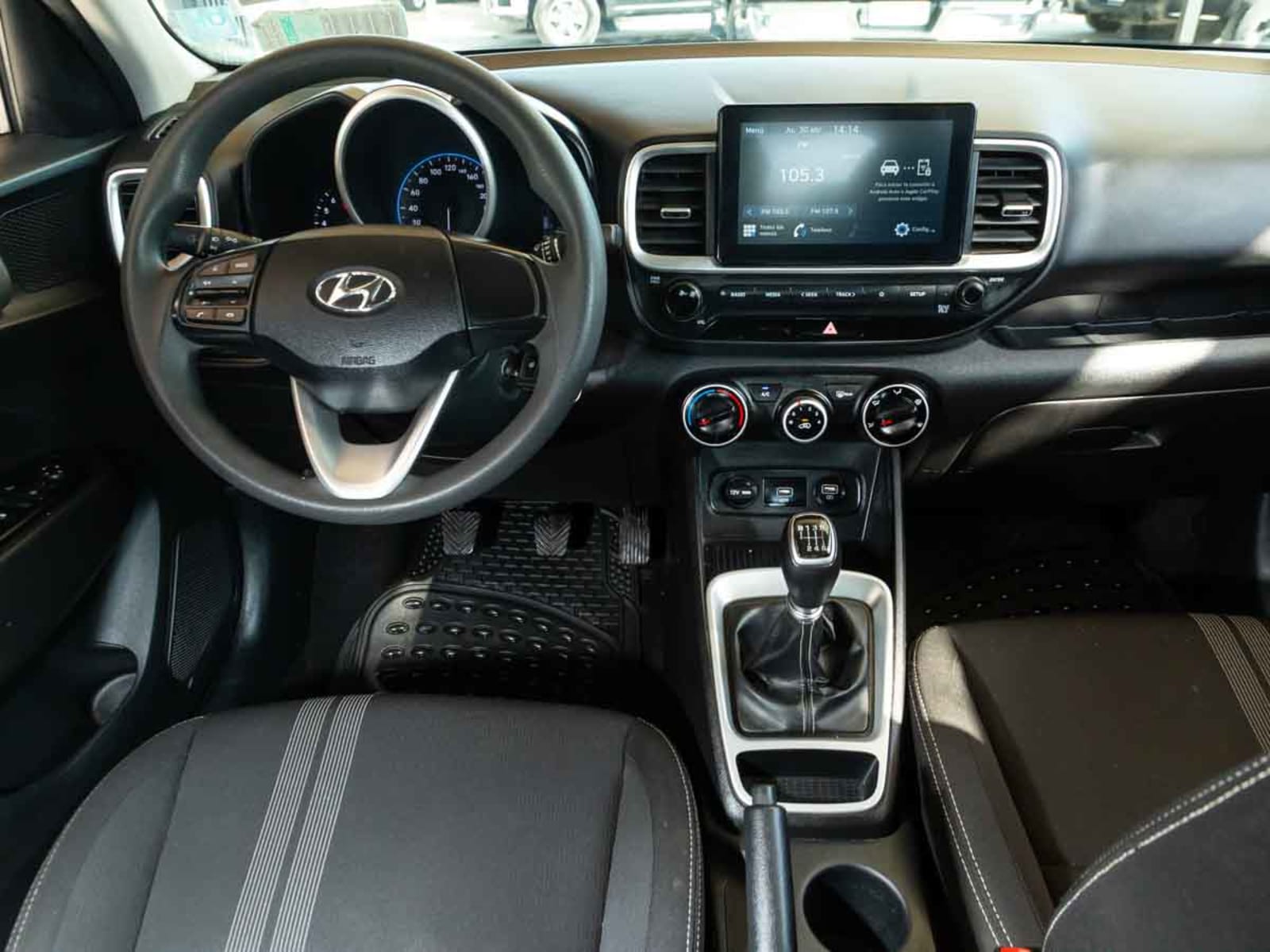 HYUNDAI VENUE QX 1.6 MT PLUS 2021 - Imagen 12 de 13