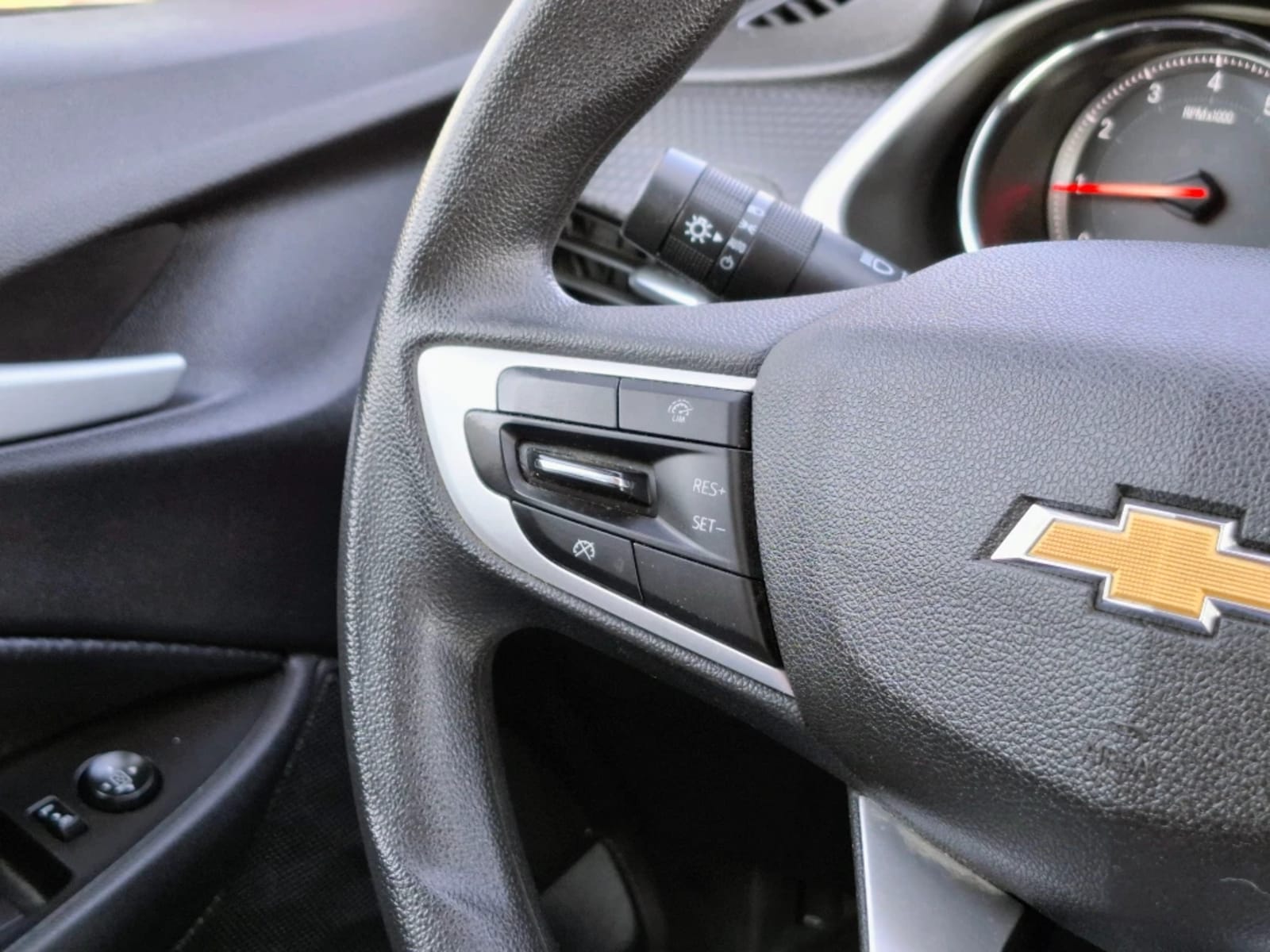 CHEVROLET ONIX 1.0T LTZ P2 4X2 HB MT 5P 2024 - Imagen 14 de 20