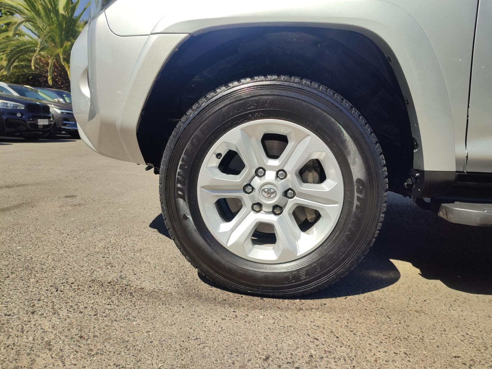 TOYOTA 4 RUNNER SR5 4X4 4.0 2024 - Imagen 4 de 18